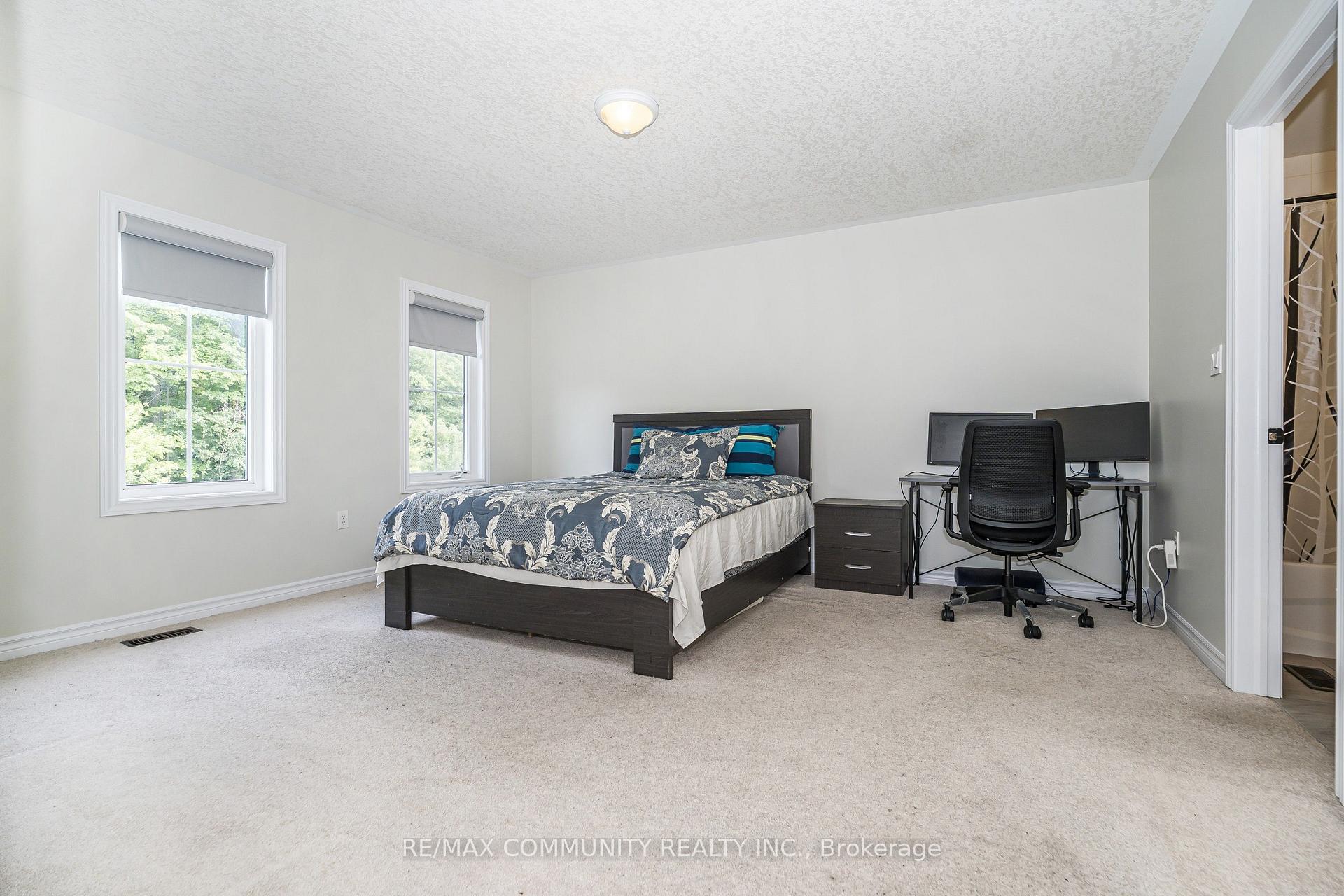 Photo 38 of 23 Holyrod Drive, Clarington, Courtice — HOMEH