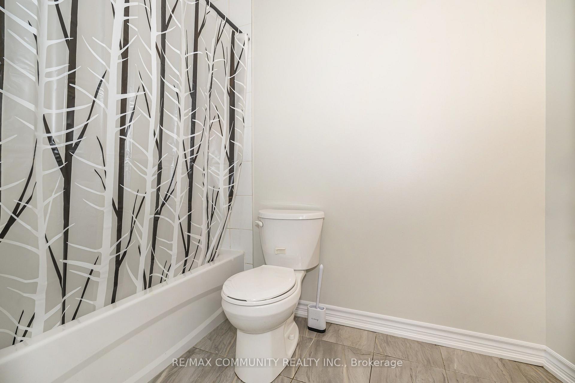 Photo 39 of 23 Holyrod Drive, Clarington, Courtice — HOMEH