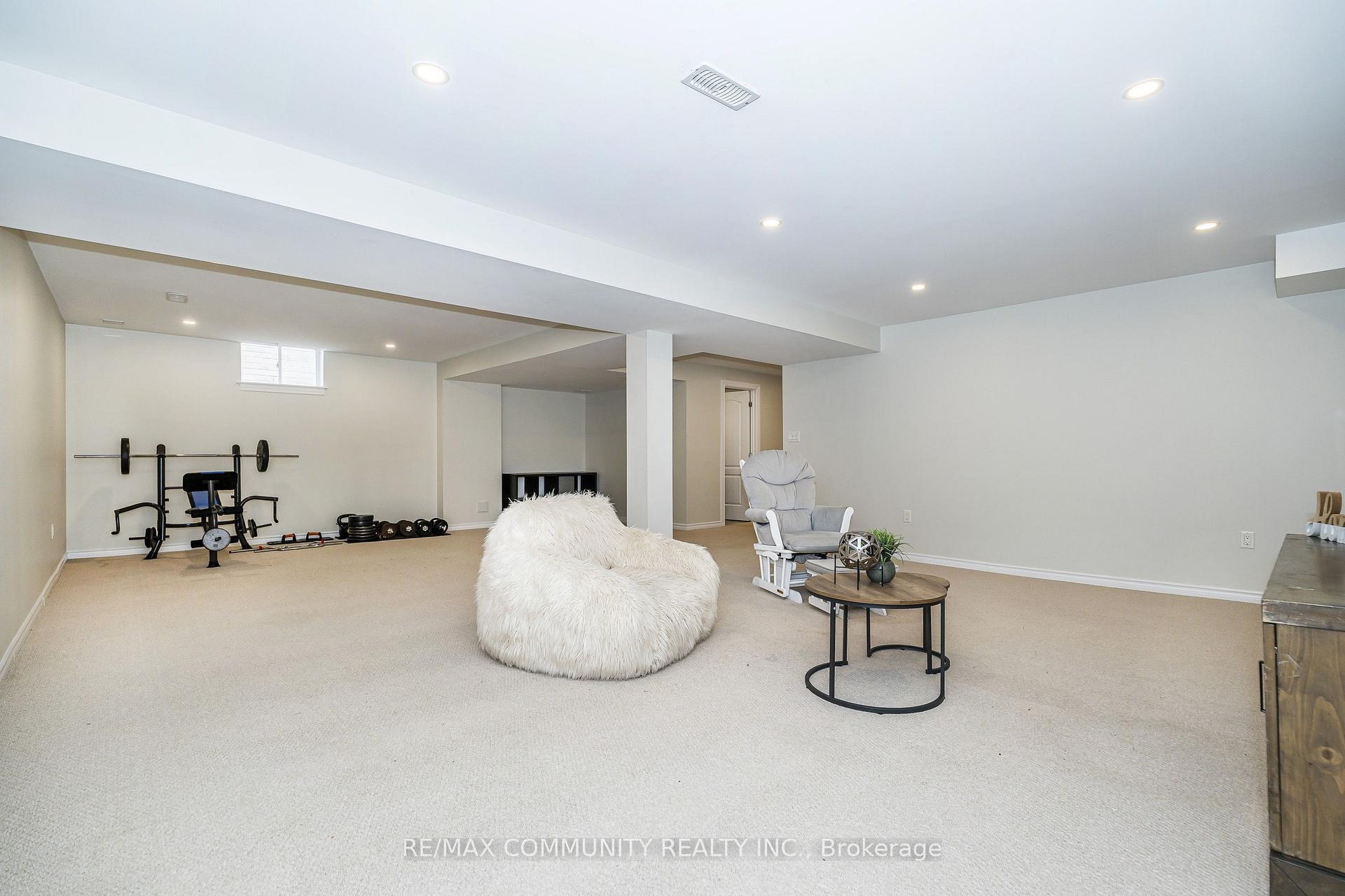 Photo 43 of 23 Holyrod Drive, Clarington, Courtice — HOMEH