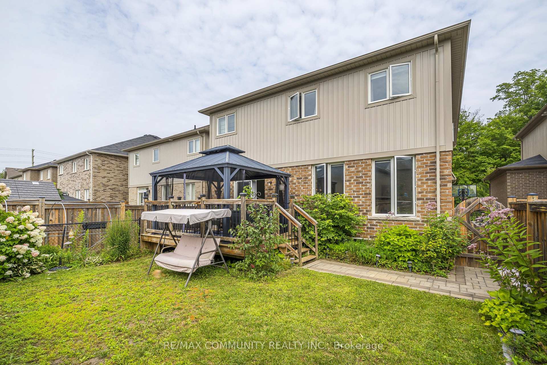 Photo 48 of 23 Holyrod Drive, Clarington, Courtice — HOMEH