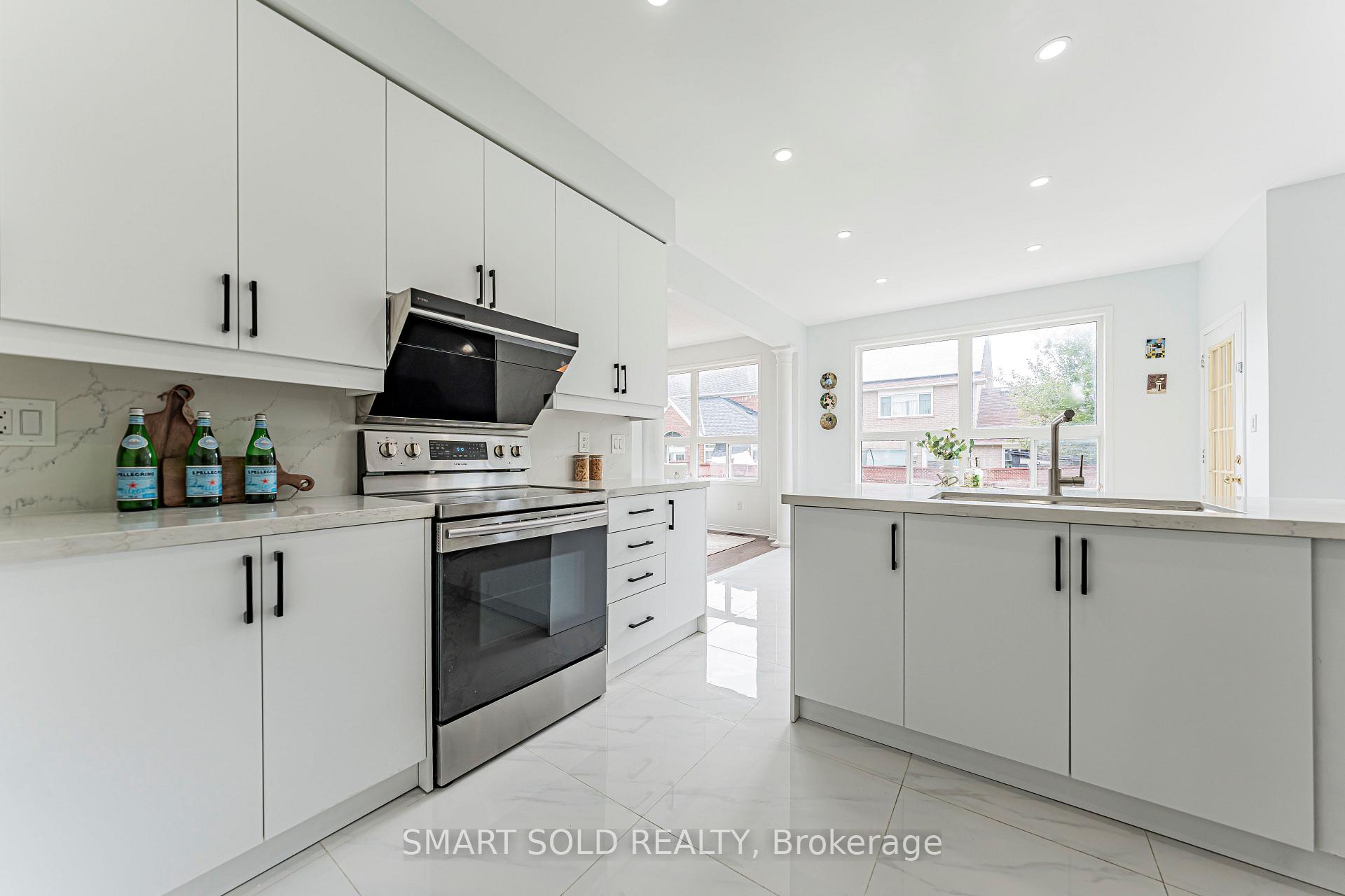 Photo 10 of 274 Ridgecrest Road, Markham, Berczy — HOMEH
