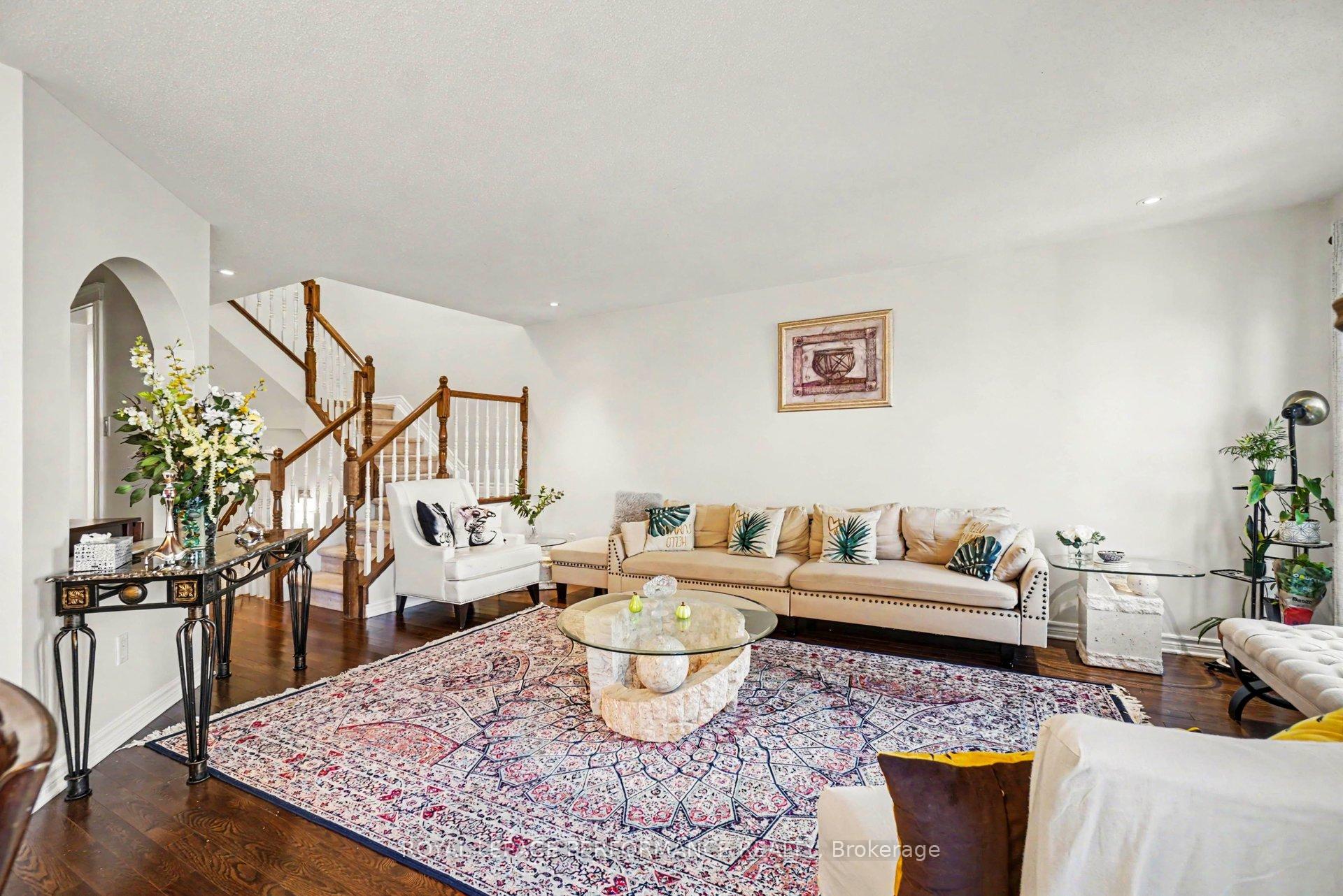 Photo 8 of 217 Branthaven Street, Ottawa, Avalon East — HOMEH