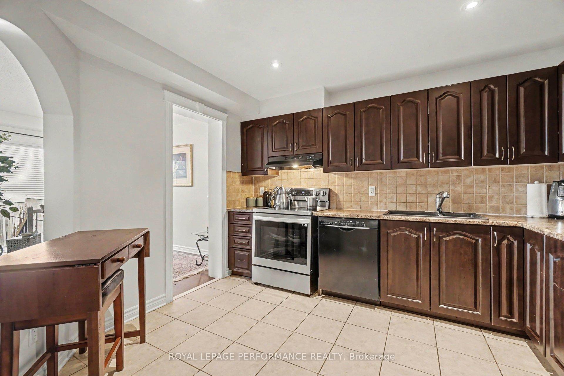 Photo 17 of 217 Branthaven Street, Ottawa, Avalon East — HOMEH