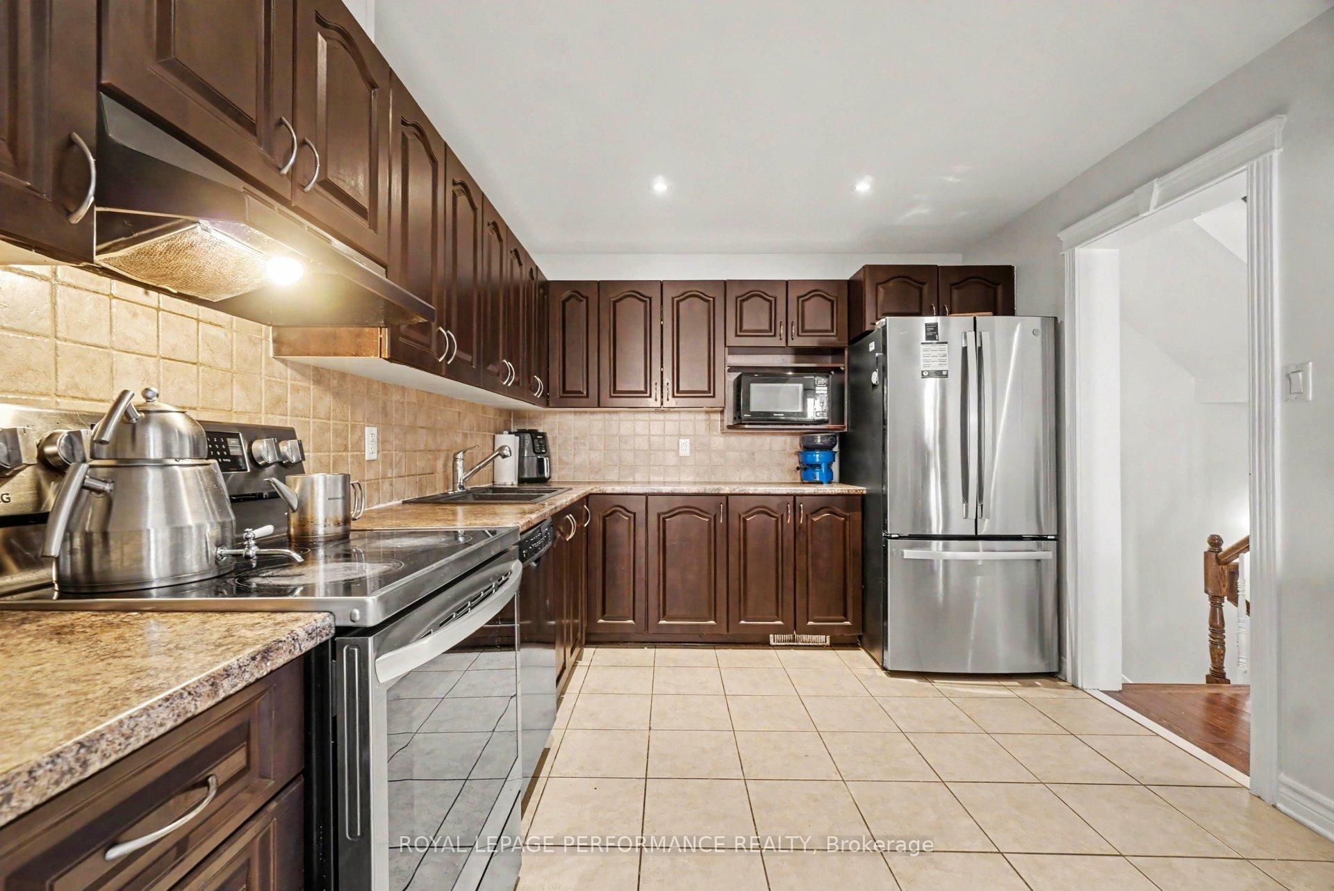 Photo 18 of 217 Branthaven Street, Ottawa, Avalon East — HOMEH