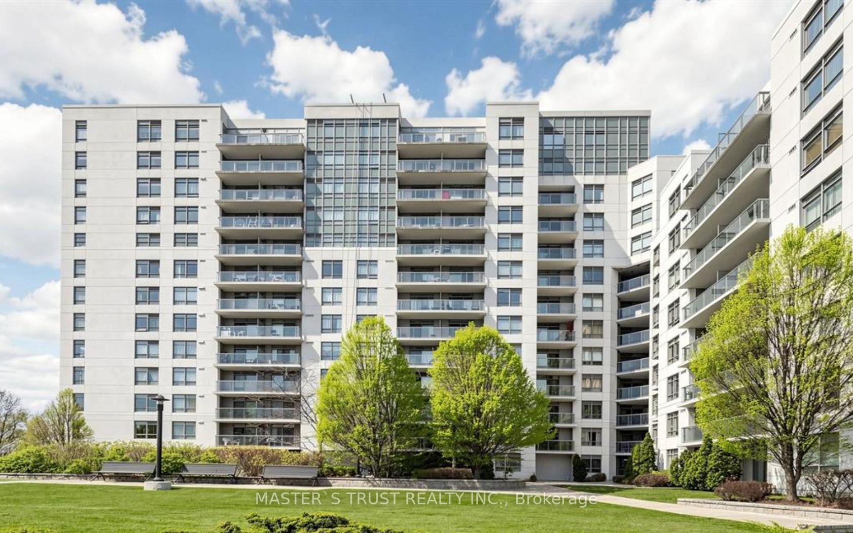 Photo of Unit 302, 812 Lansdowne Avenue