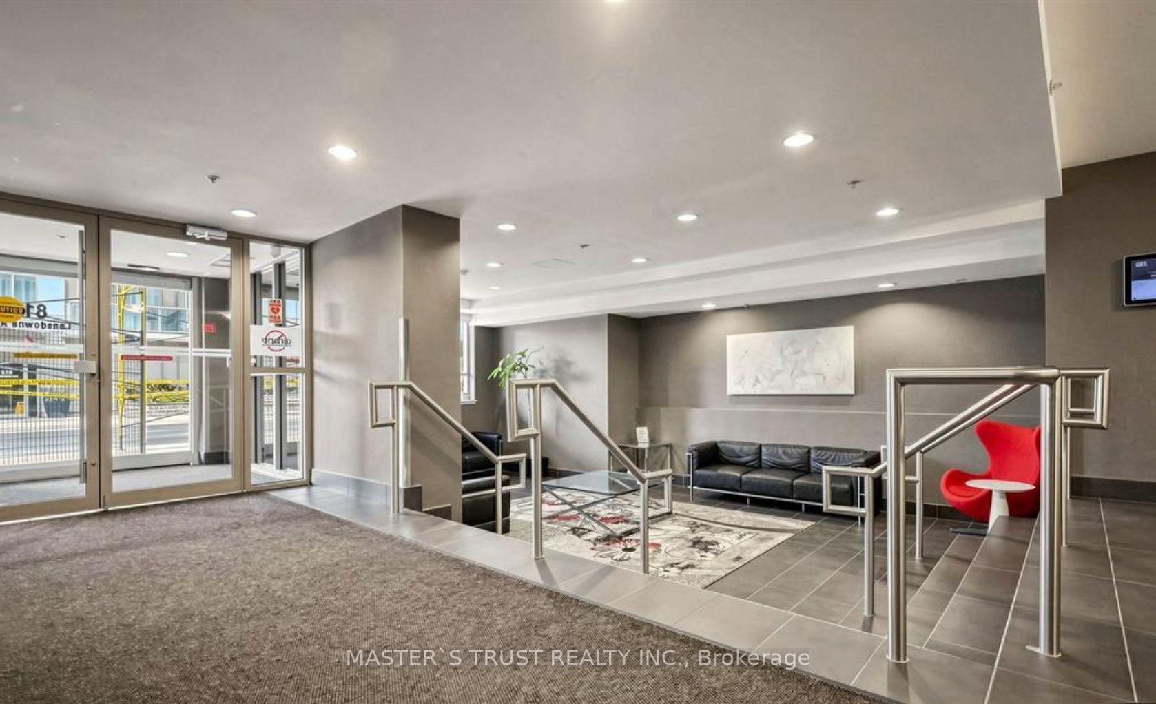 Photo 2 of Unit 302, 812 Lansdowne Avenue, Toronto, Dovercourt-Wallace Emerson-Junction — HOMEH