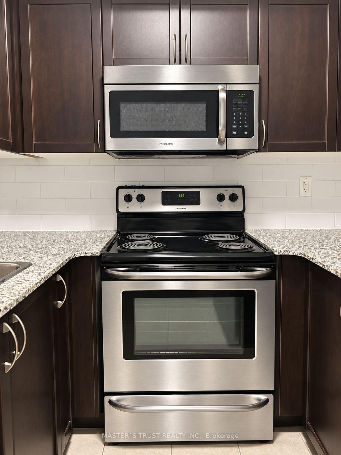 Photo 9 of Unit 302, 812 Lansdowne Avenue, Toronto, Dovercourt-Wallace Emerson-Junction — HOMEH