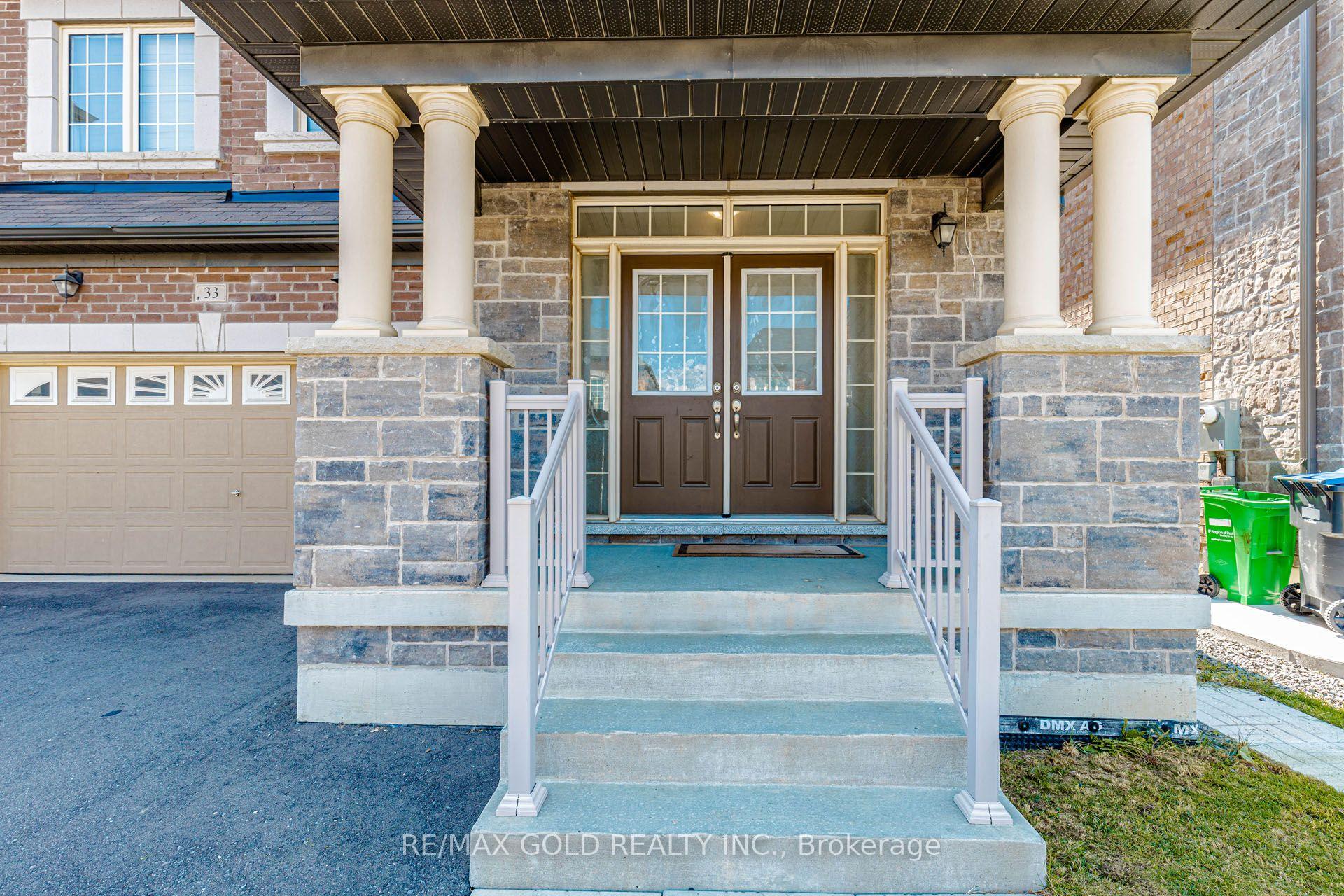 Photo 3 of 33 Tiger Crescent, Brampton, Sandringham-Wellington North — HOMEH