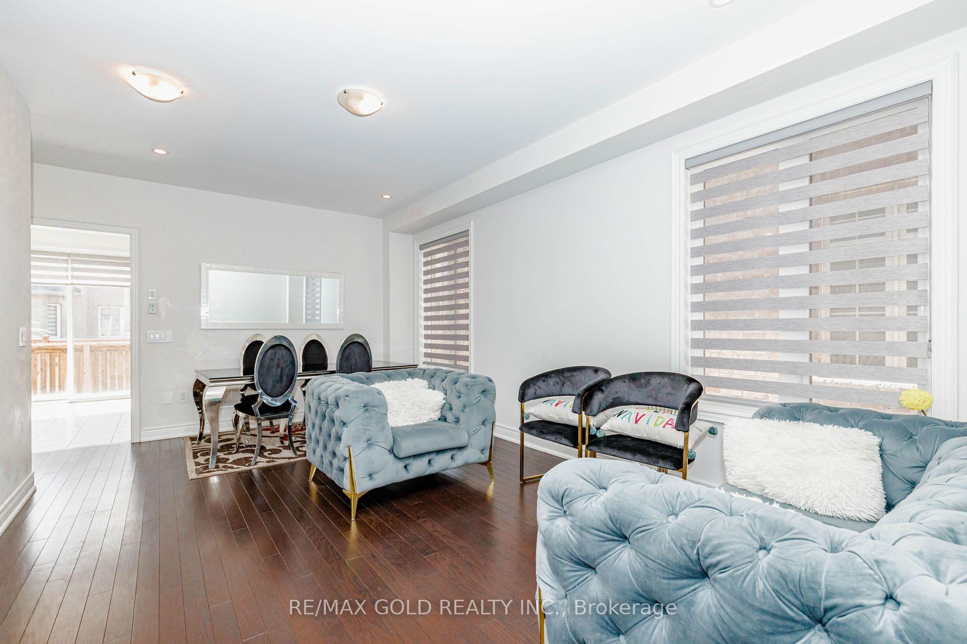 Photo 6 of 33 Tiger Crescent, Brampton, Sandringham-Wellington North — HOMEH