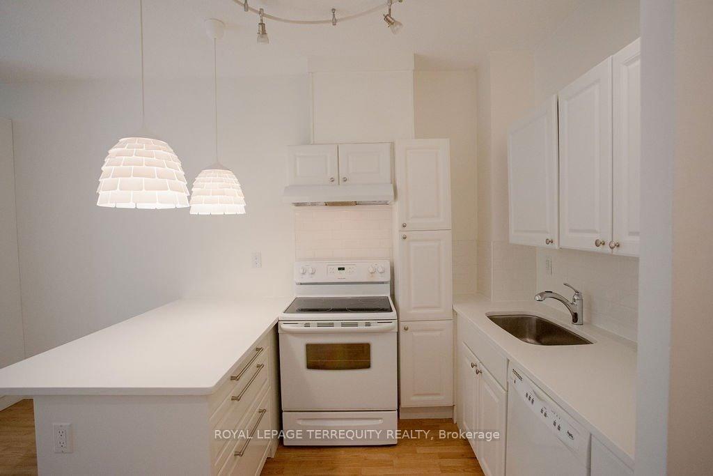 Photo 6 of Unit 106, 95 Prince Arthur Avenue, Toronto, The Annex — HOMEH
