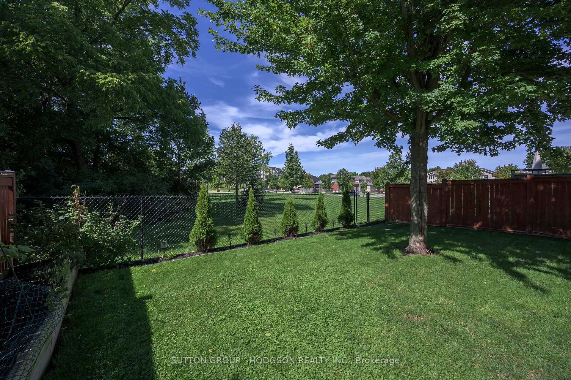 Photo 4 of 1476 Lawson Road, London, North I — HOMEH