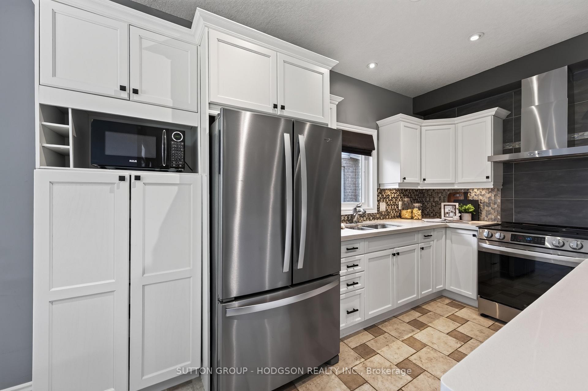 Photo 10 of 1476 Lawson Road, London, North I — HOMEH