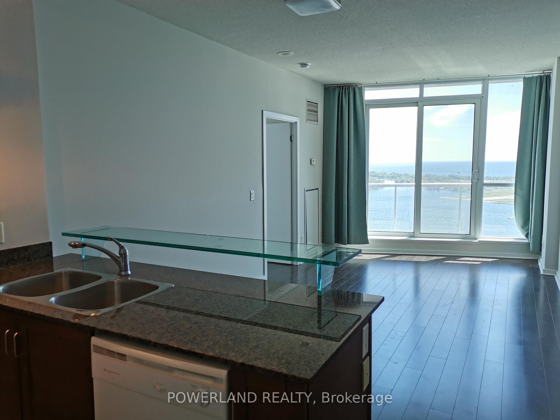 Photo 2 of Unit 3307, 208 Queens Quay W, Toronto, Waterfront Communities — HOMEH