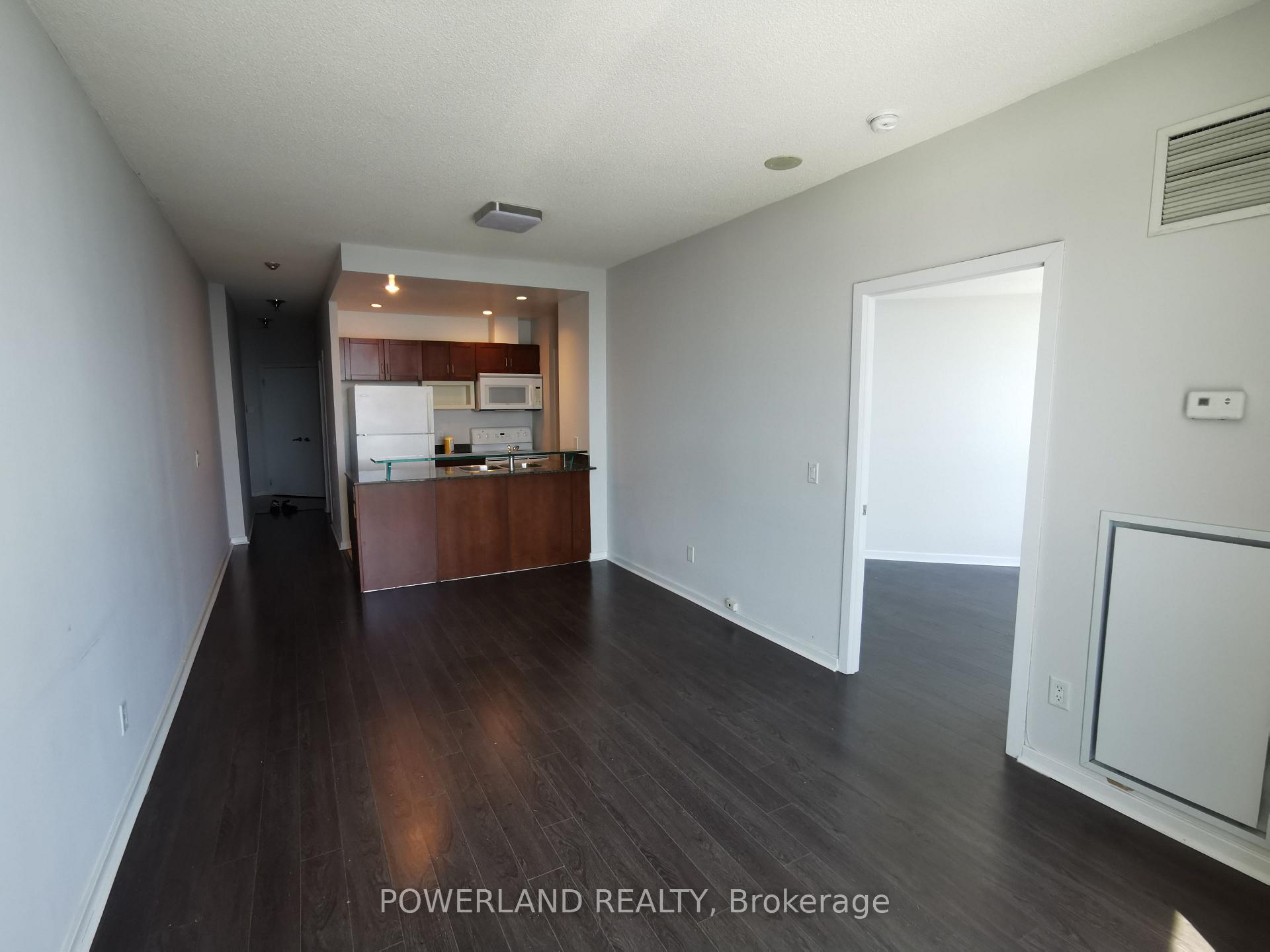 Photo 5 of Unit 3307, 208 Queens Quay W, Toronto, Waterfront Communities — HOMEH