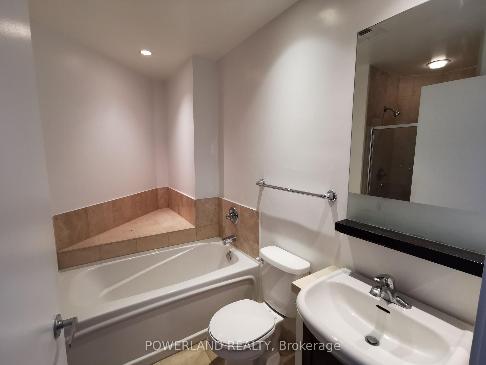 Photo 9 of Unit 3307, 208 Queens Quay W, Toronto, Waterfront Communities — HOMEH