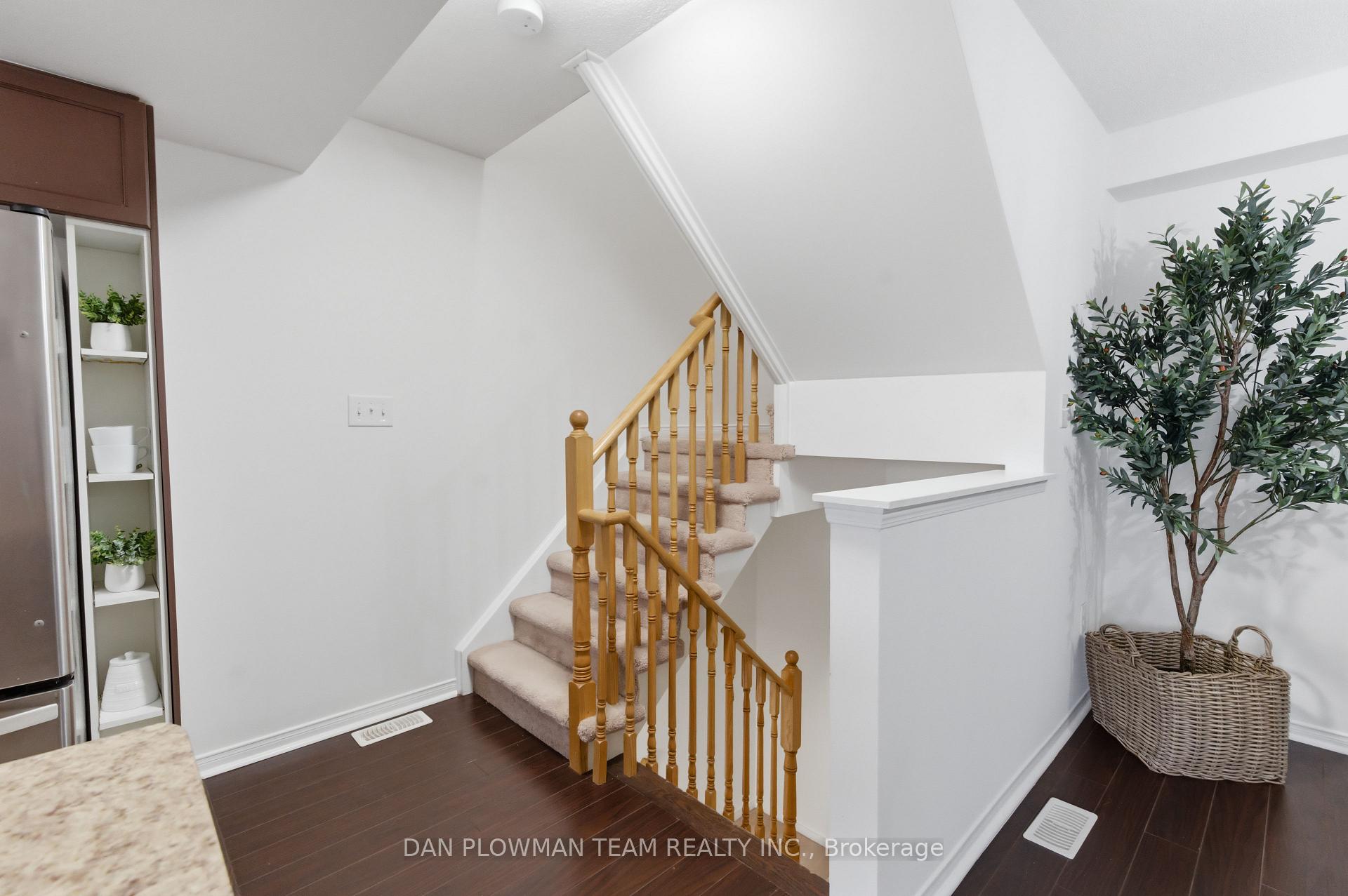 Photo 17 of 23 Blunden Road, Ajax, Central East — HOMEH