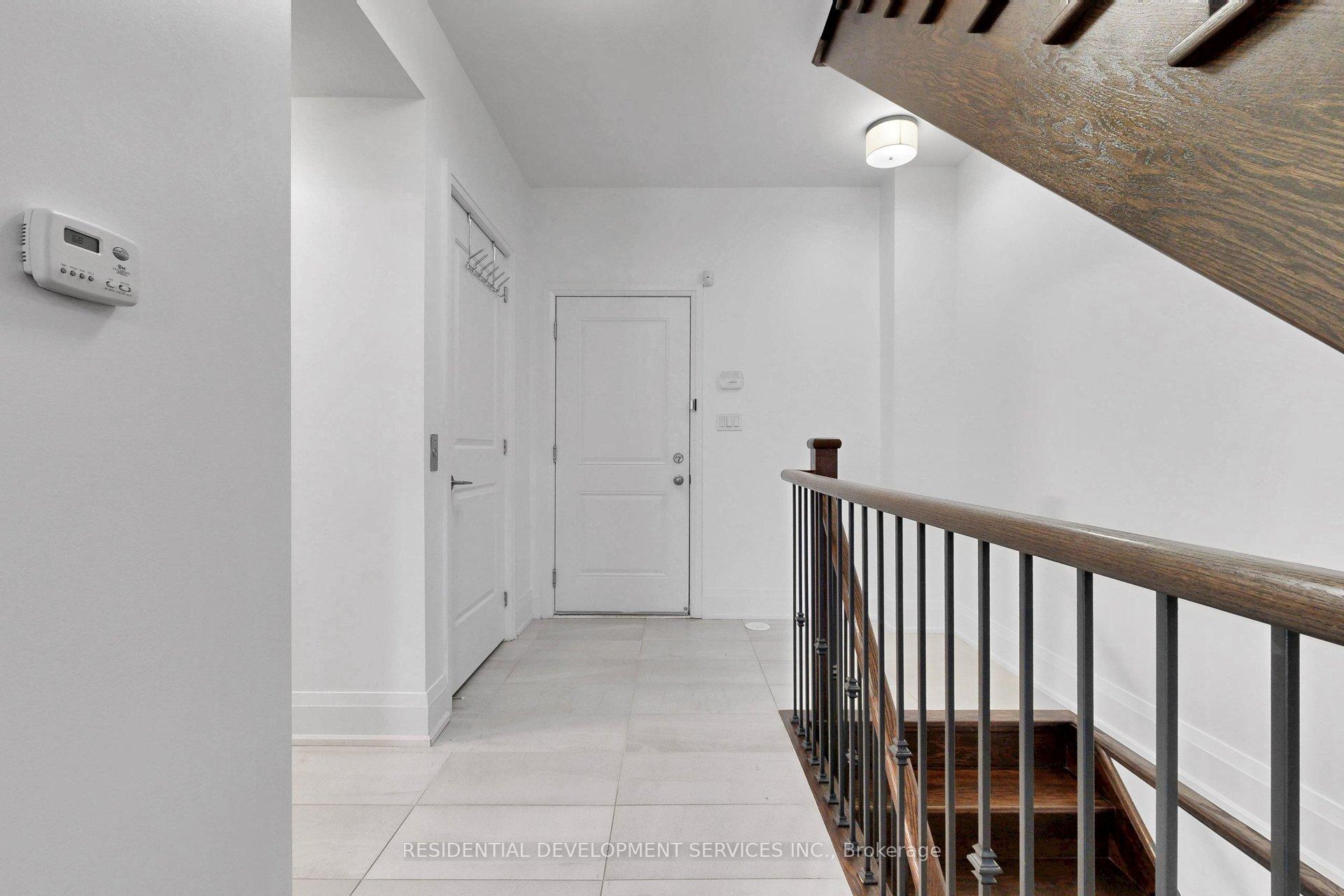 Photo 8 of 37 Village Parkway, Markham, Unionville — HOMEH