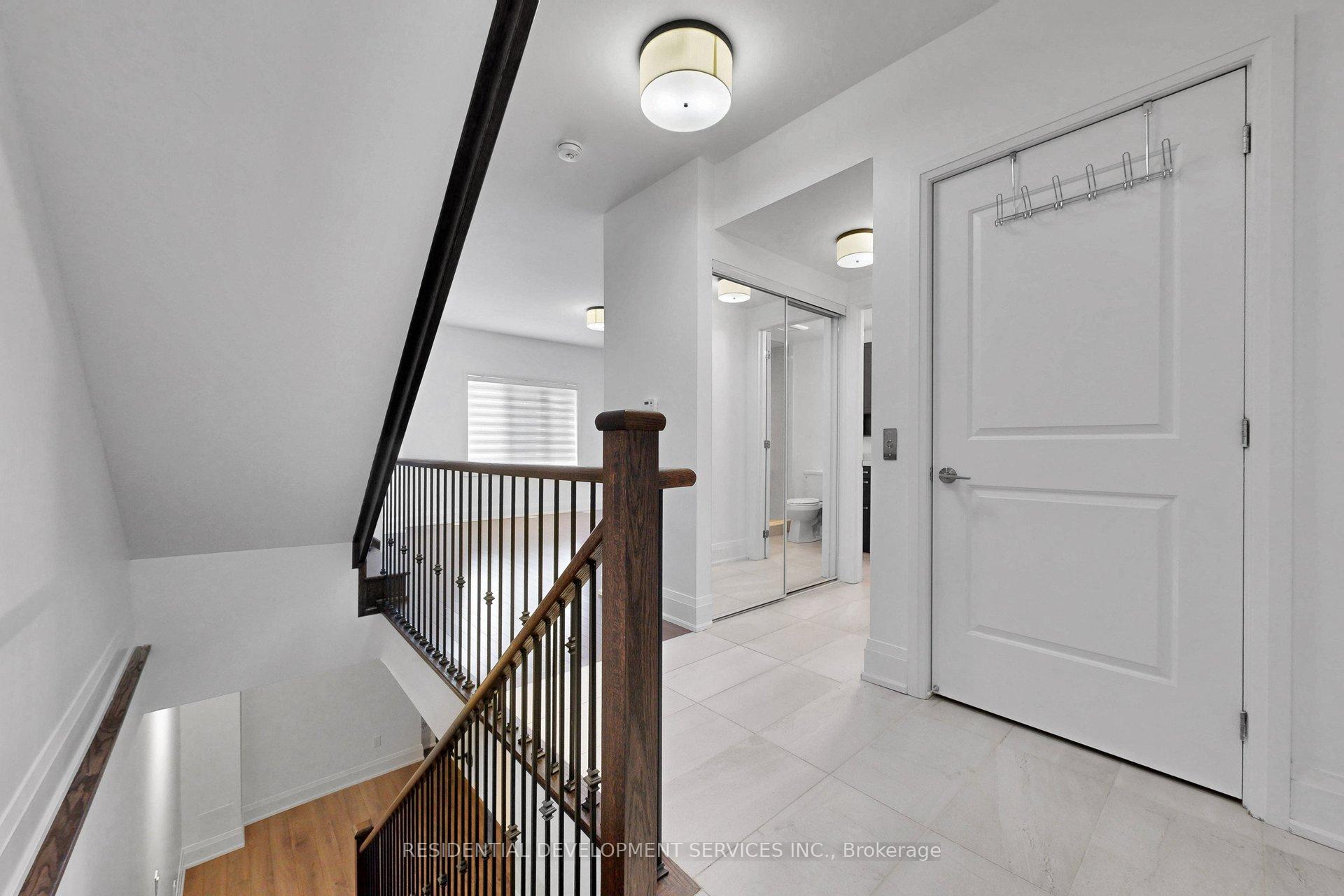 Photo 9 of 37 Village Parkway, Markham, Unionville — HOMEH