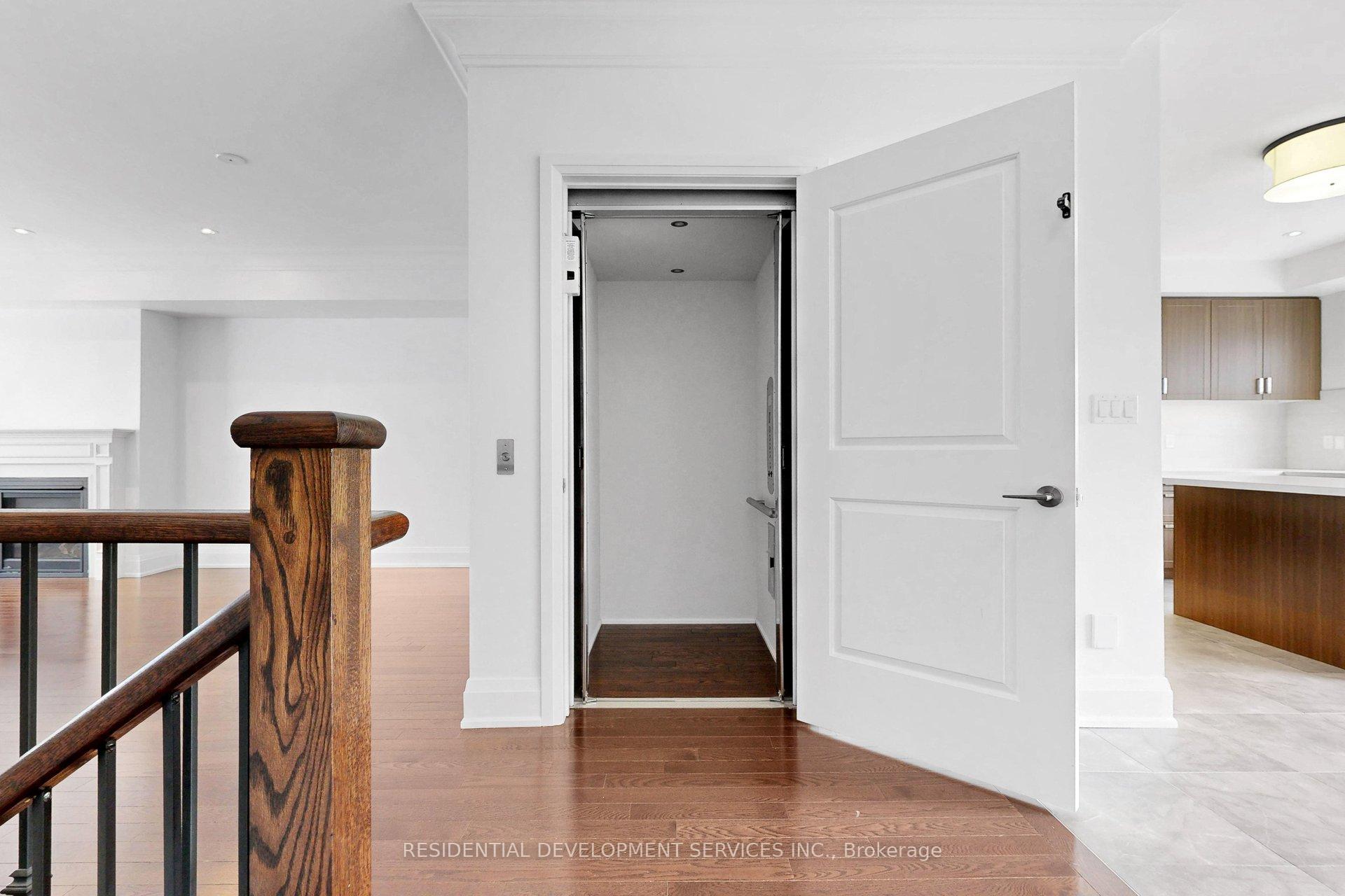 Photo 11 of 37 Village Parkway, Markham, Unionville — HOMEH