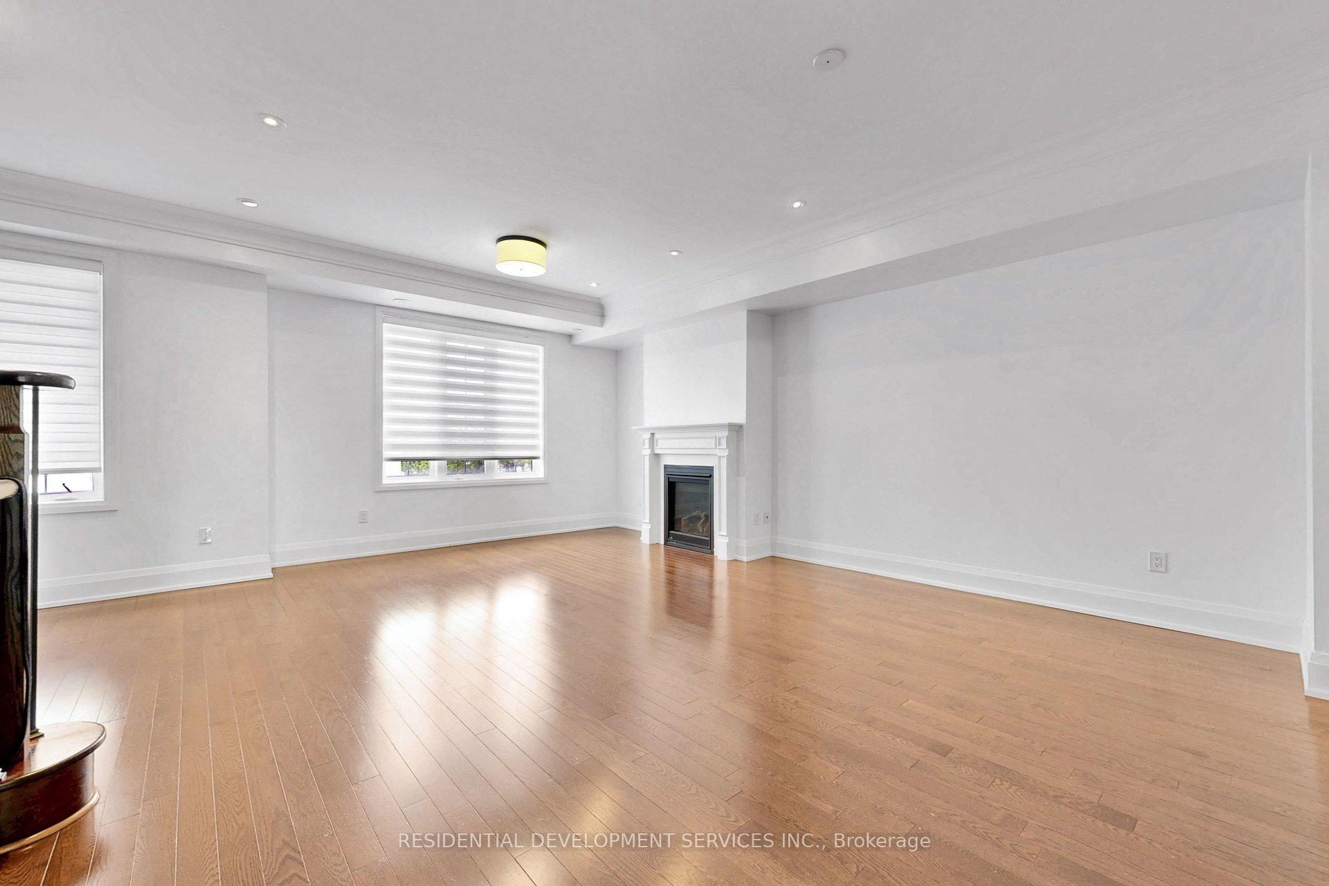 Photo 18 of 37 Village Parkway, Markham, Unionville — HOMEH