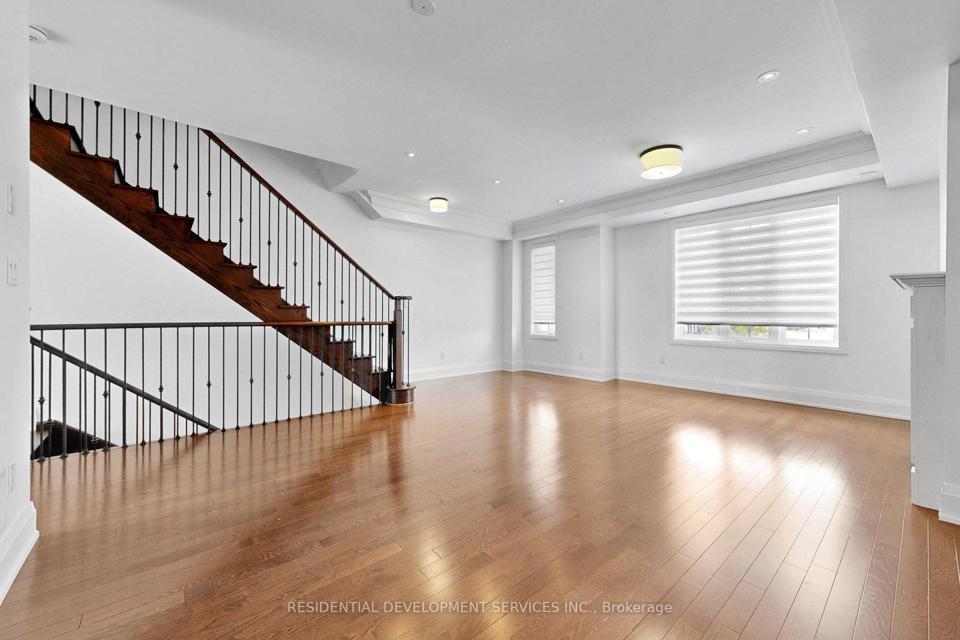 Photo 19 of 37 Village Parkway, Markham, Unionville — HOMEH