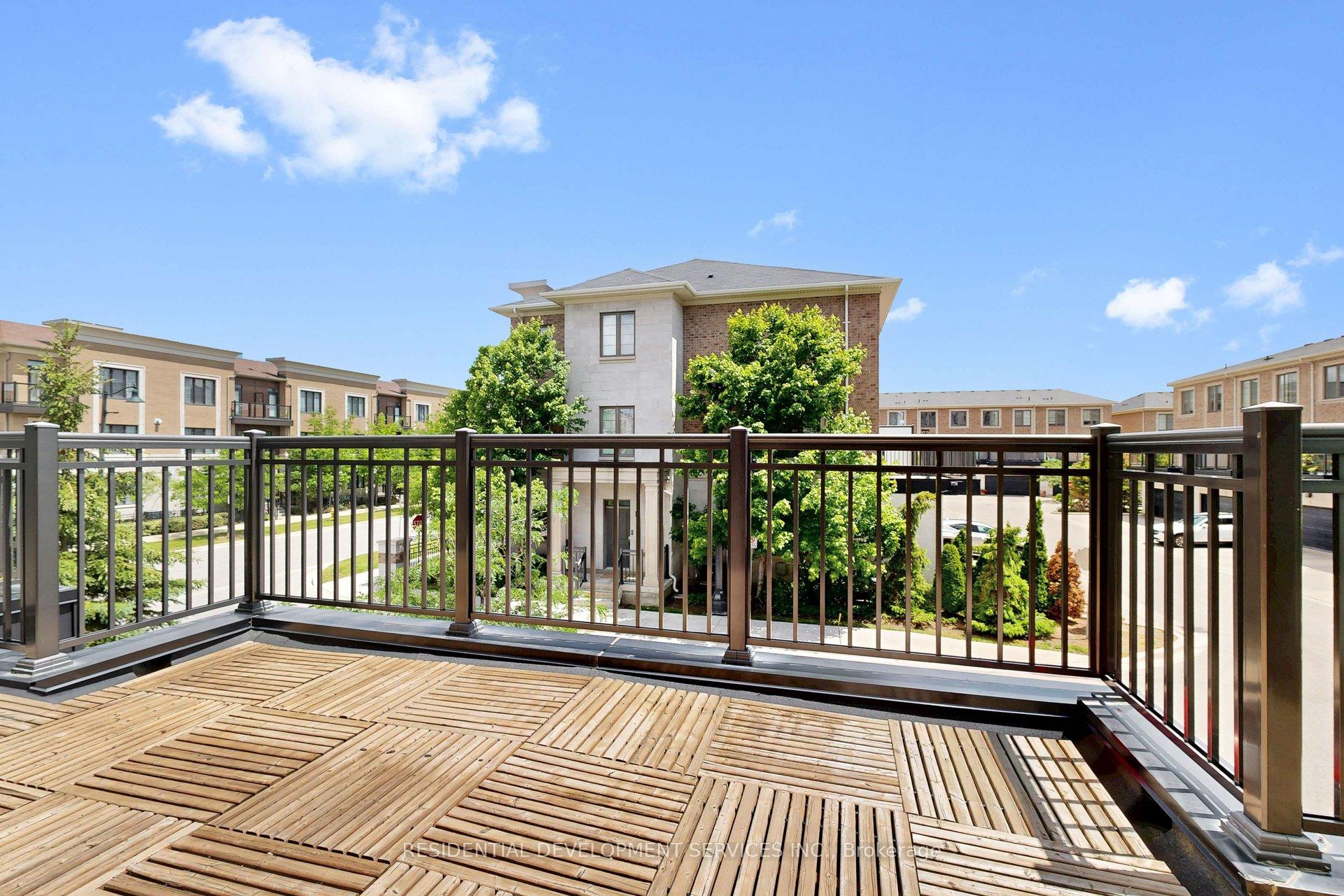 Photo 23 of 37 Village Parkway, Markham, Unionville — HOMEH