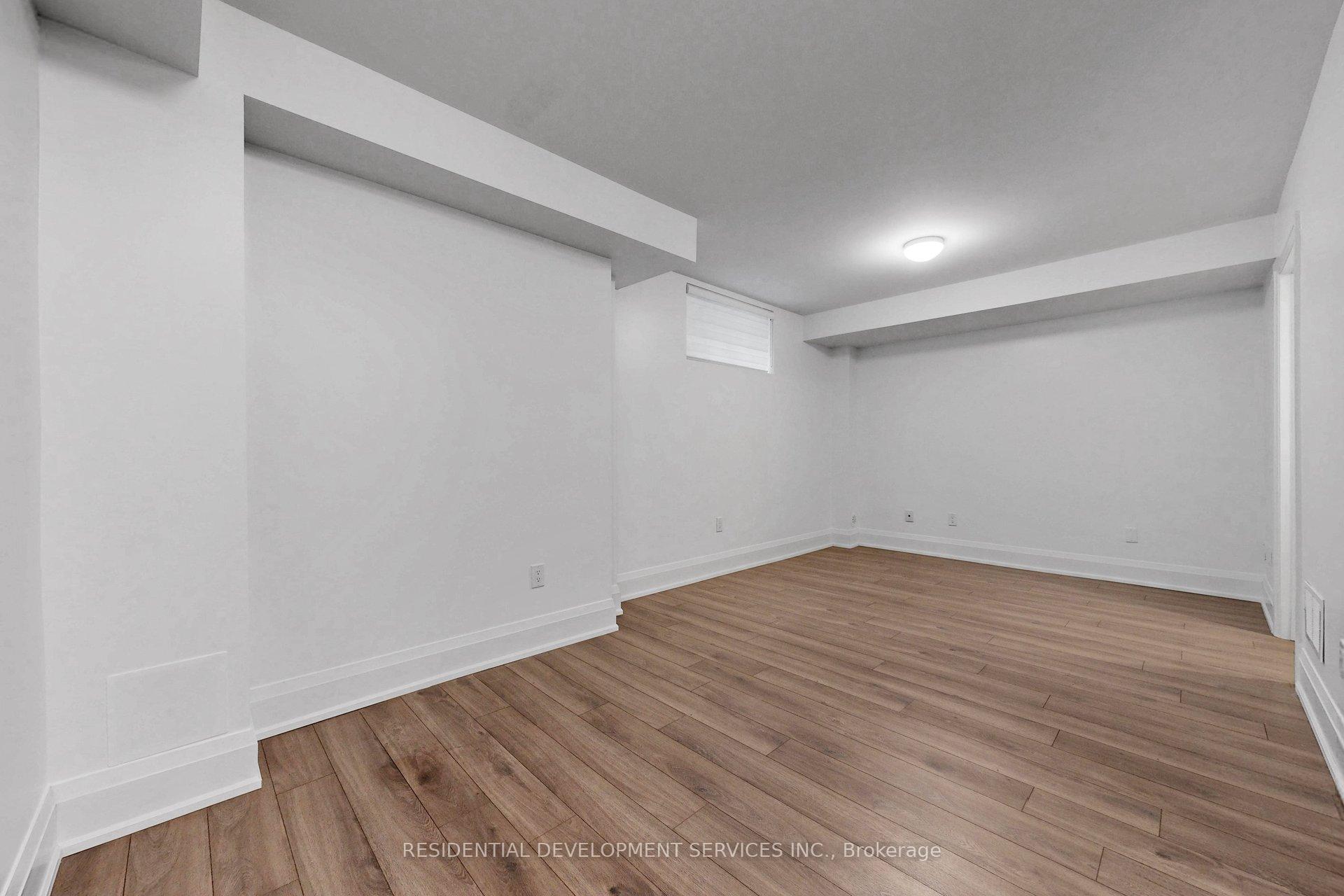 Photo 42 of 37 Village Parkway, Markham, Unionville — HOMEH