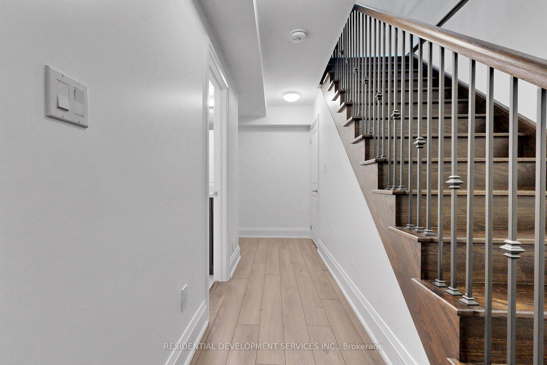 Photo 43 of 37 Village Parkway, Markham, Unionville — HOMEH