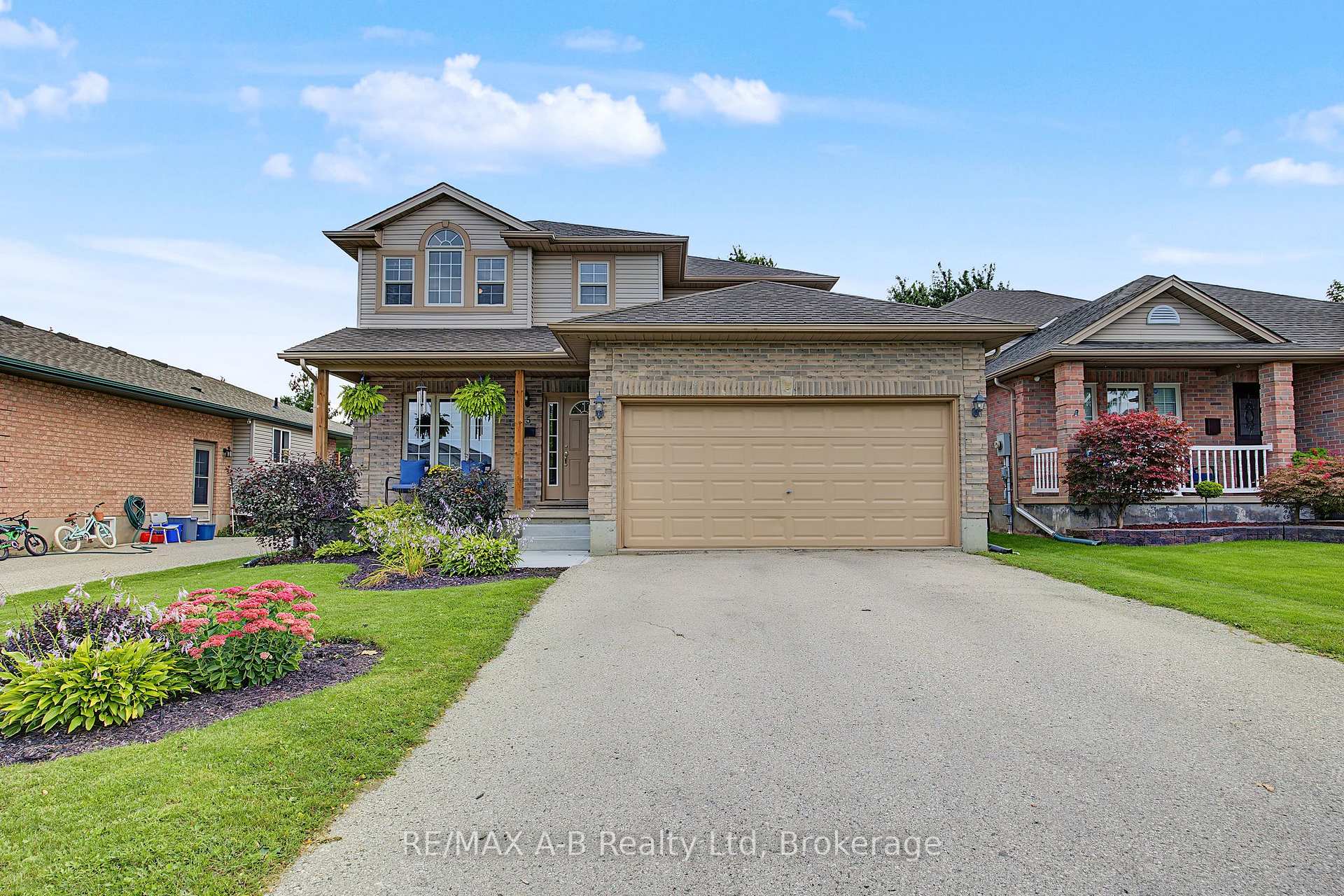 Photo 1 of 15 Cook Crescent, St. Thomas — HOMEH