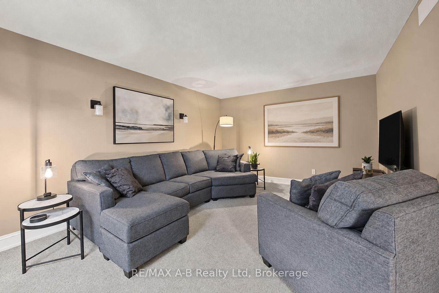 Photo 12 of 15 Cook Crescent, St. Thomas — HOMEH