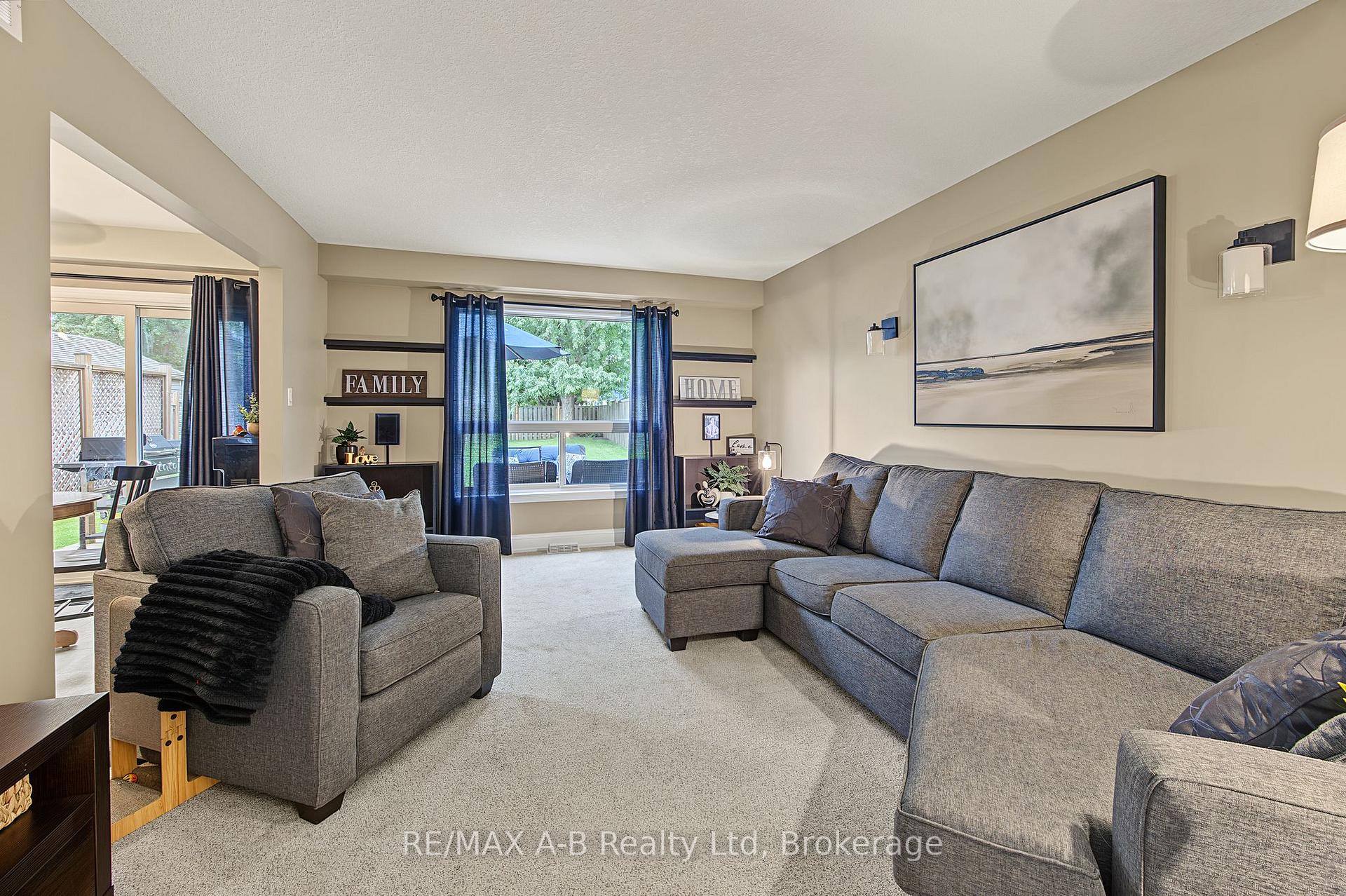 Photo 13 of 15 Cook Crescent, St. Thomas — HOMEH