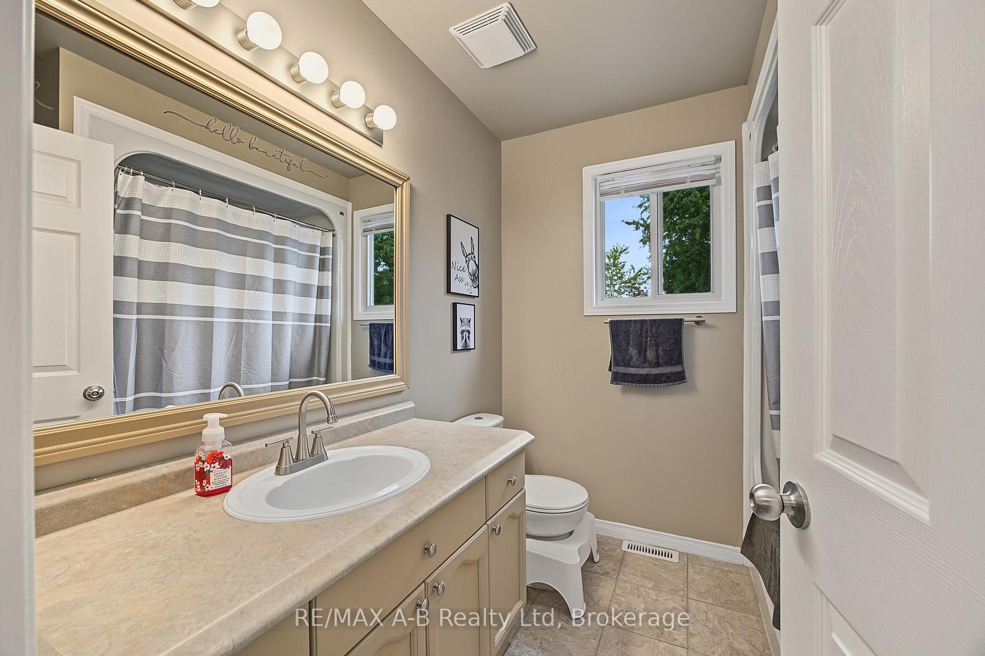 Photo 24 of 15 Cook Crescent, St. Thomas — HOMEH
