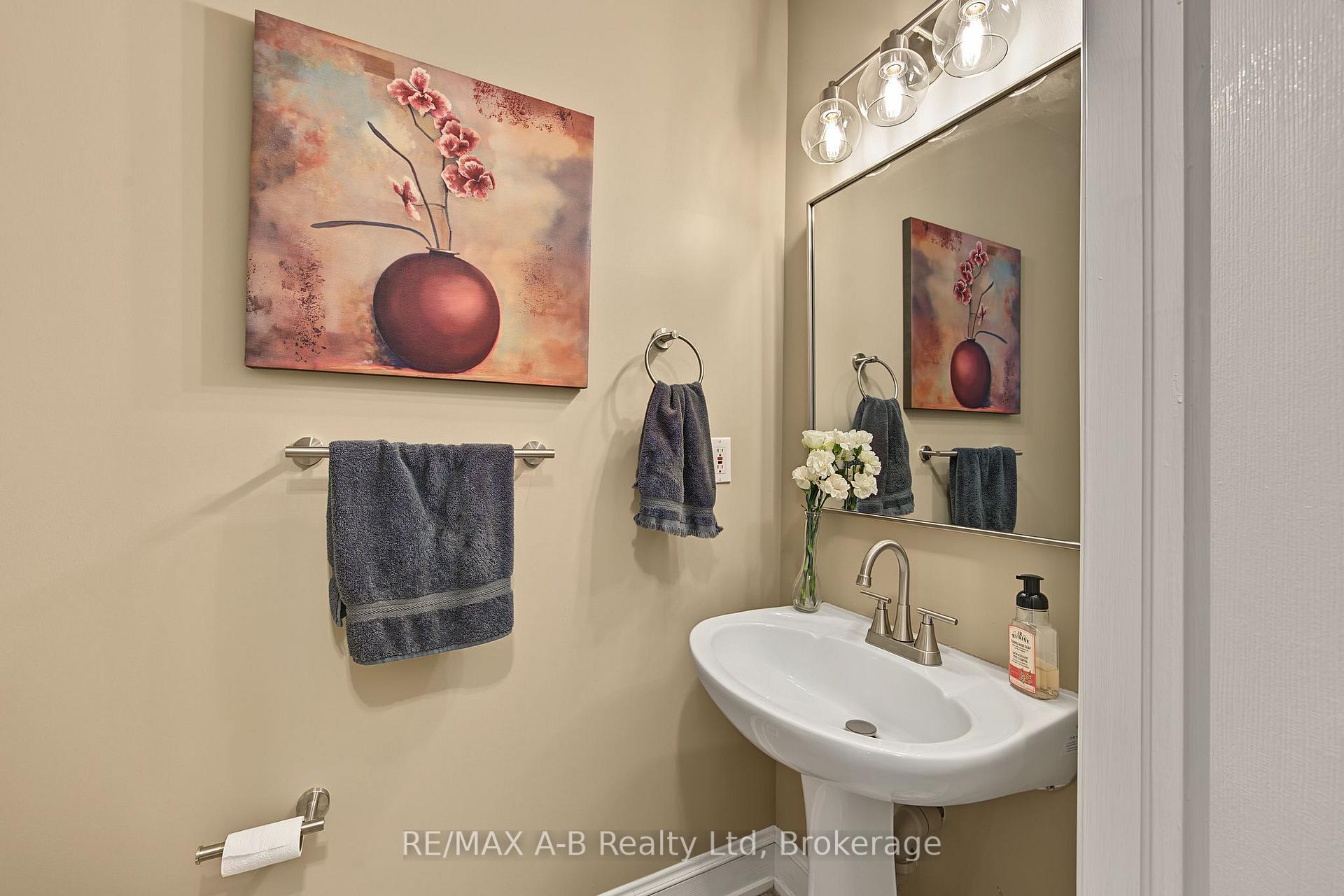 Photo 26 of 15 Cook Crescent, St. Thomas — HOMEH
