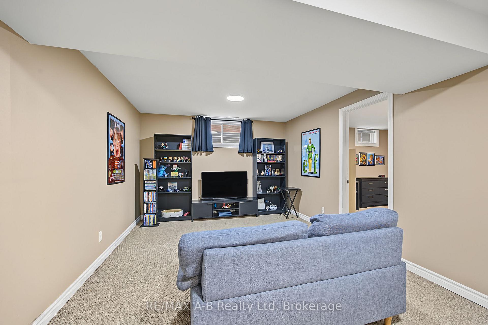 Photo 27 of 15 Cook Crescent, St. Thomas — HOMEH