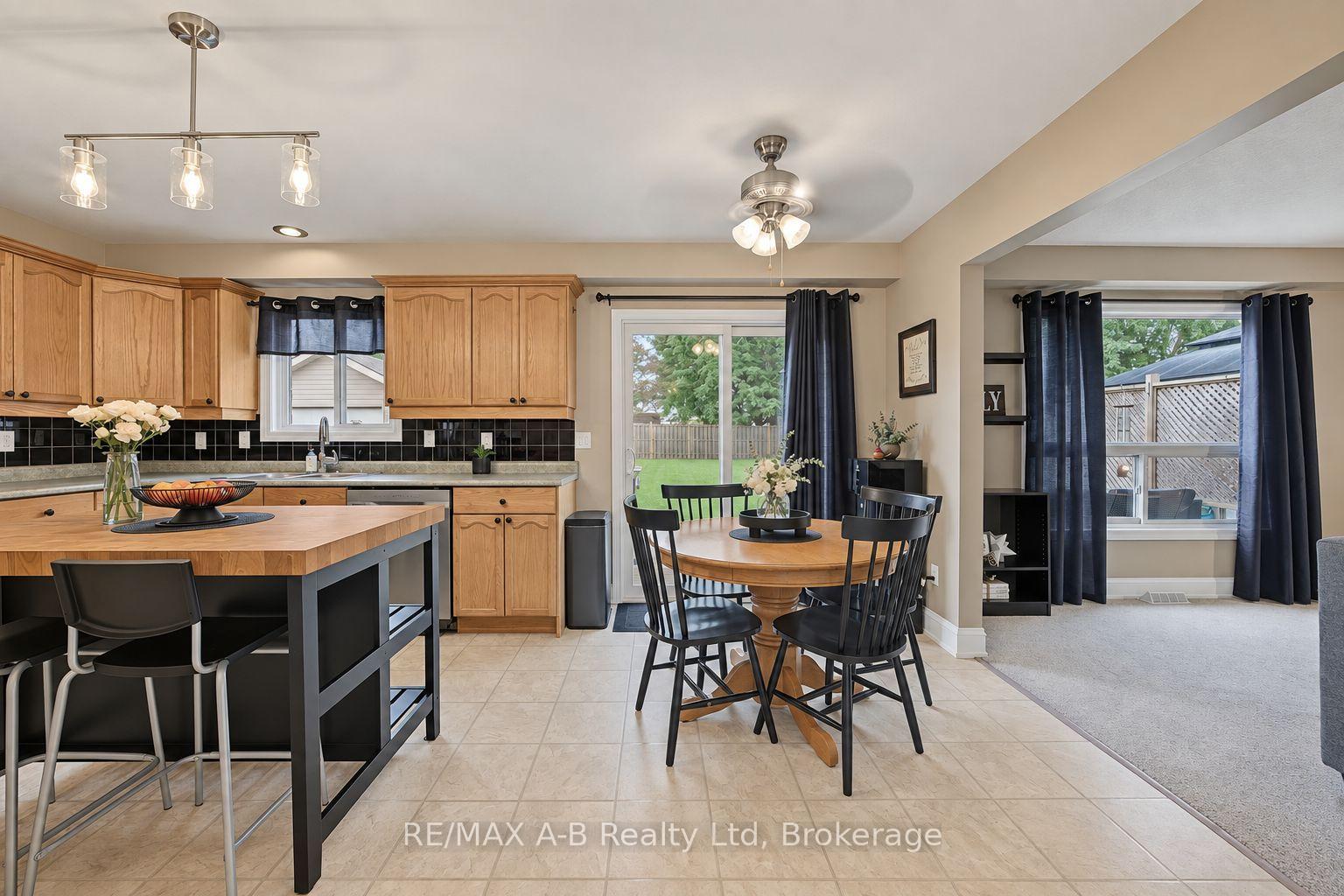 Photo 11 of 15 Cook Crescent, St. Thomas — HOMEH
