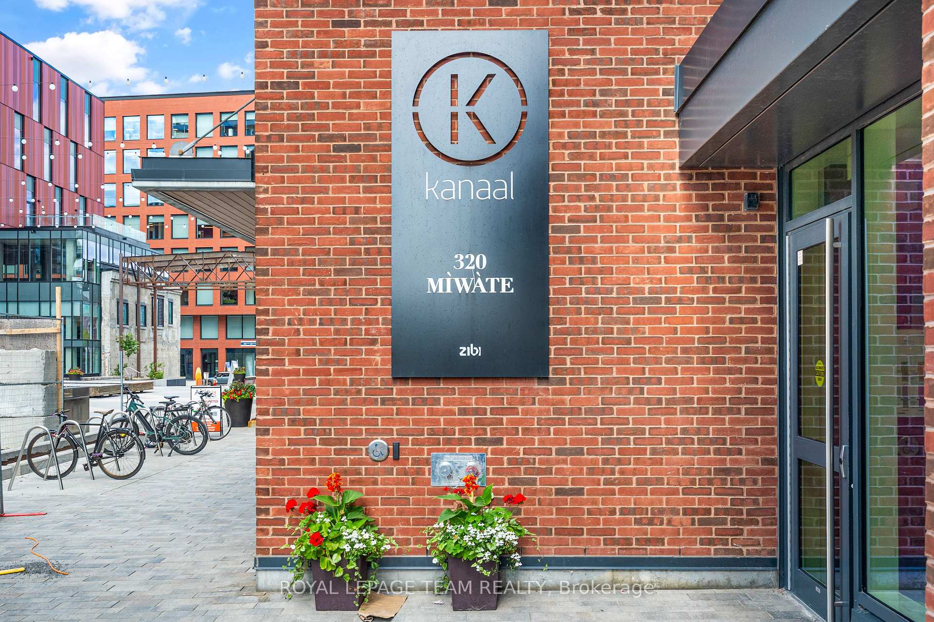 Photo 3 of Unit 204, 320 Miwate Private, Ottawa, Mechanicsville — HOMEH
