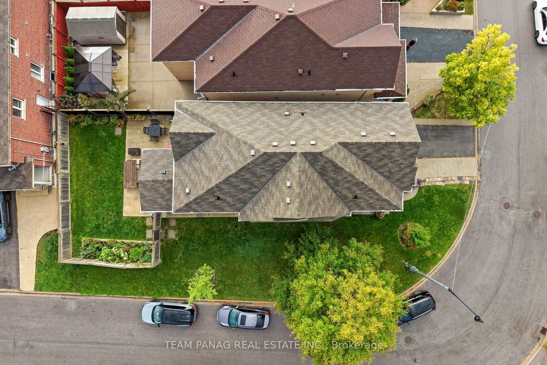 Photo 3 of 20 Mission Ridge Trail, Brampton, Bram East — HOMEH