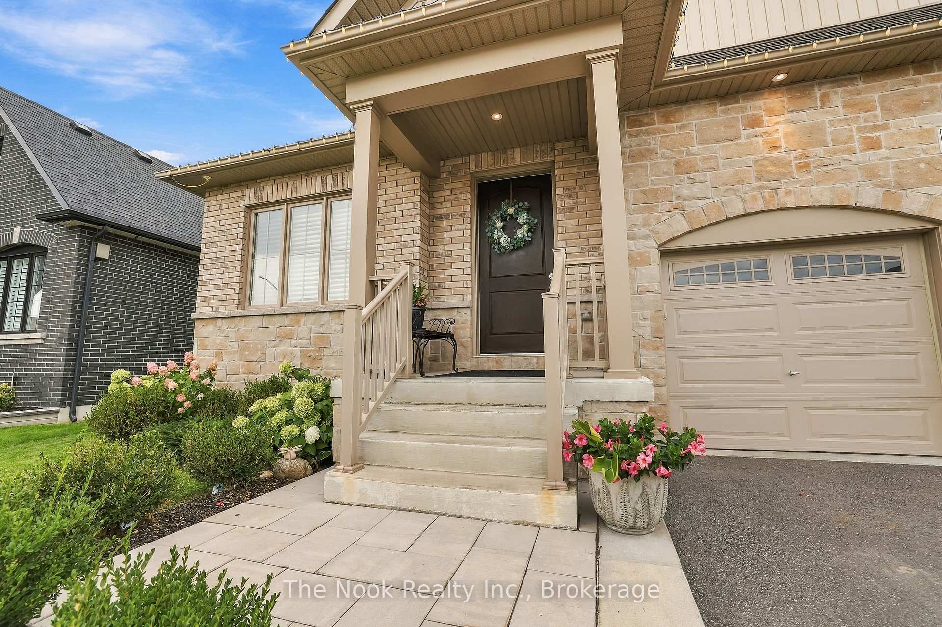 Photo 2 of 372 Northglen Boulevard, Clarington, Bowmanville — HOMEH