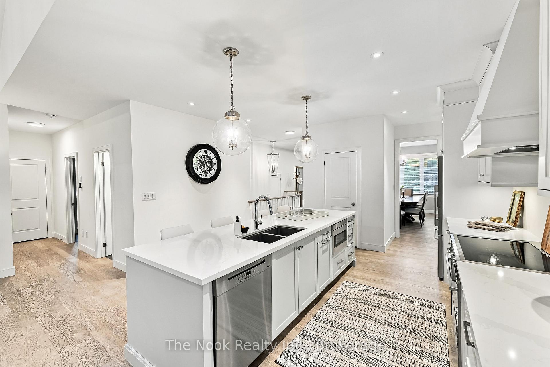 Photo 8 of 372 Northglen Boulevard, Clarington, Bowmanville — HOMEH