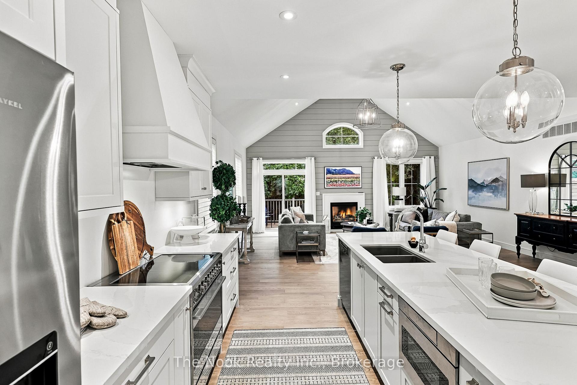 Photo 11 of 372 Northglen Boulevard, Clarington, Bowmanville — HOMEH