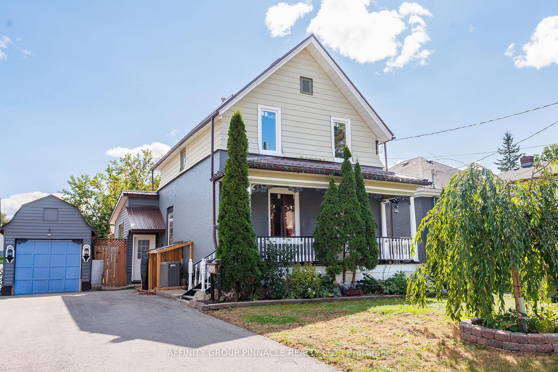 Front of 71 Glenelg Street W