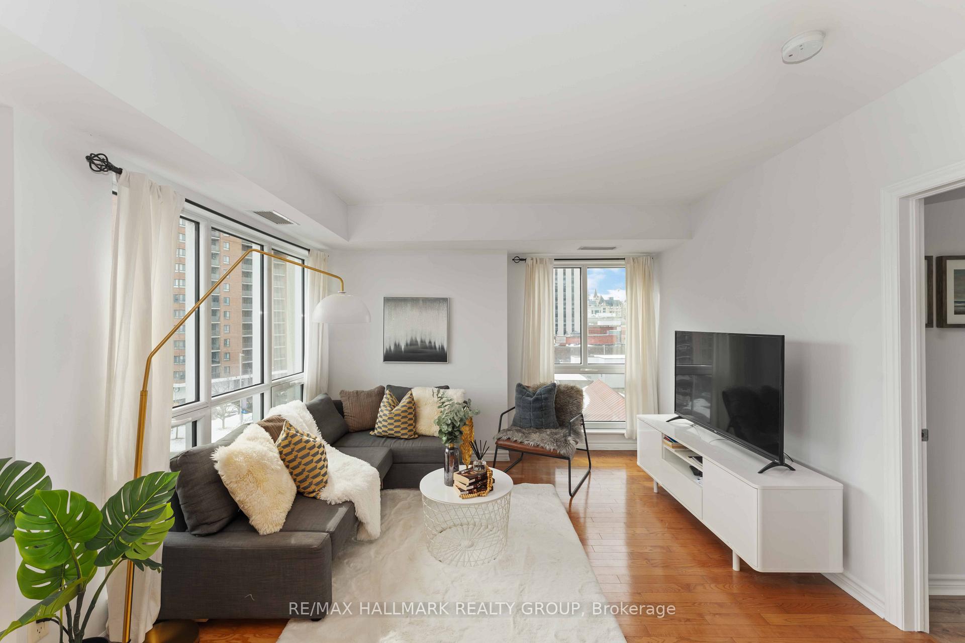 Photo 3 of Unit 608, 200 Rideau Street, Ottawa, Sandy Hill — HOMEH