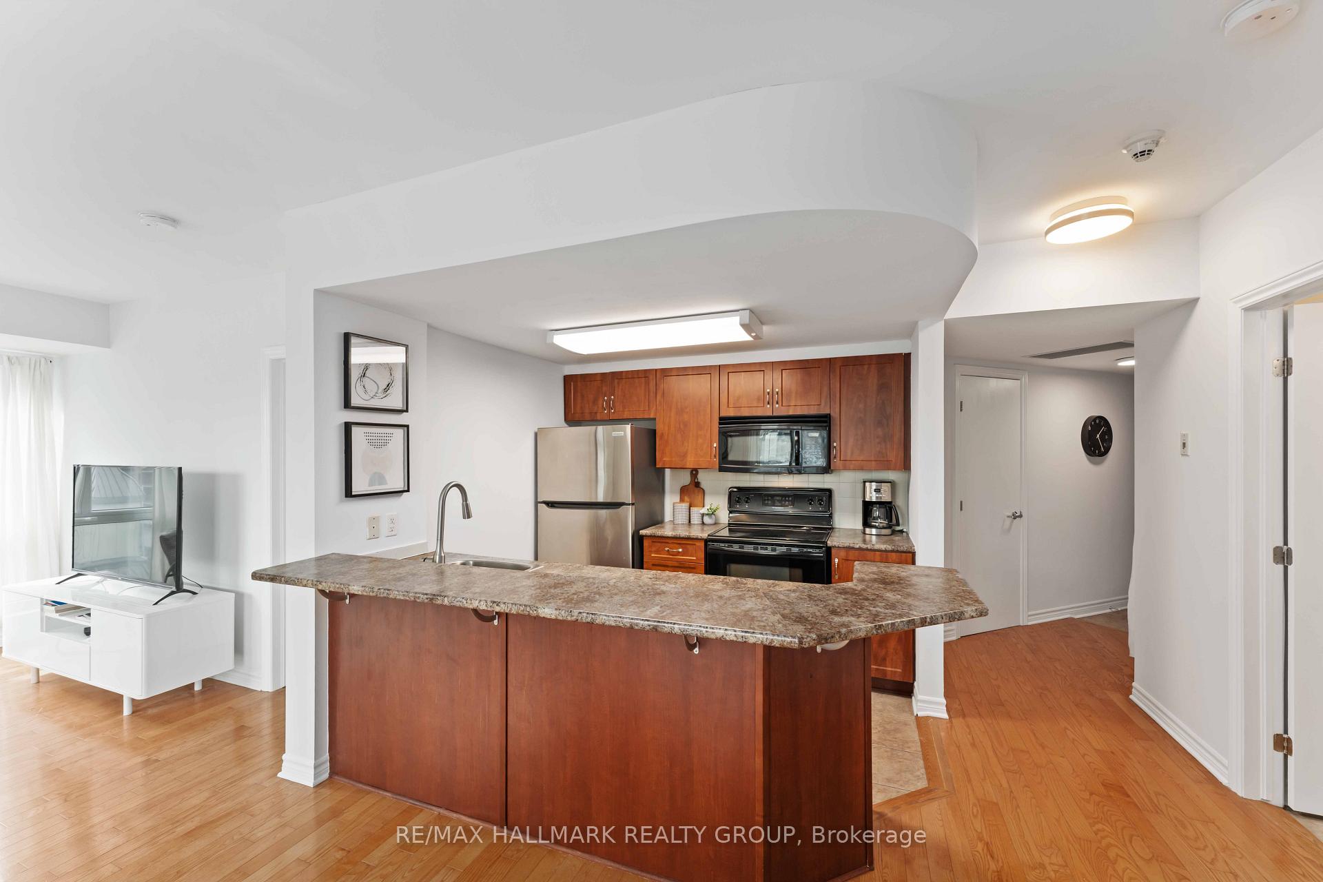 Photo 10 of Unit 608, 200 Rideau Street, Ottawa, Sandy Hill — HOMEH