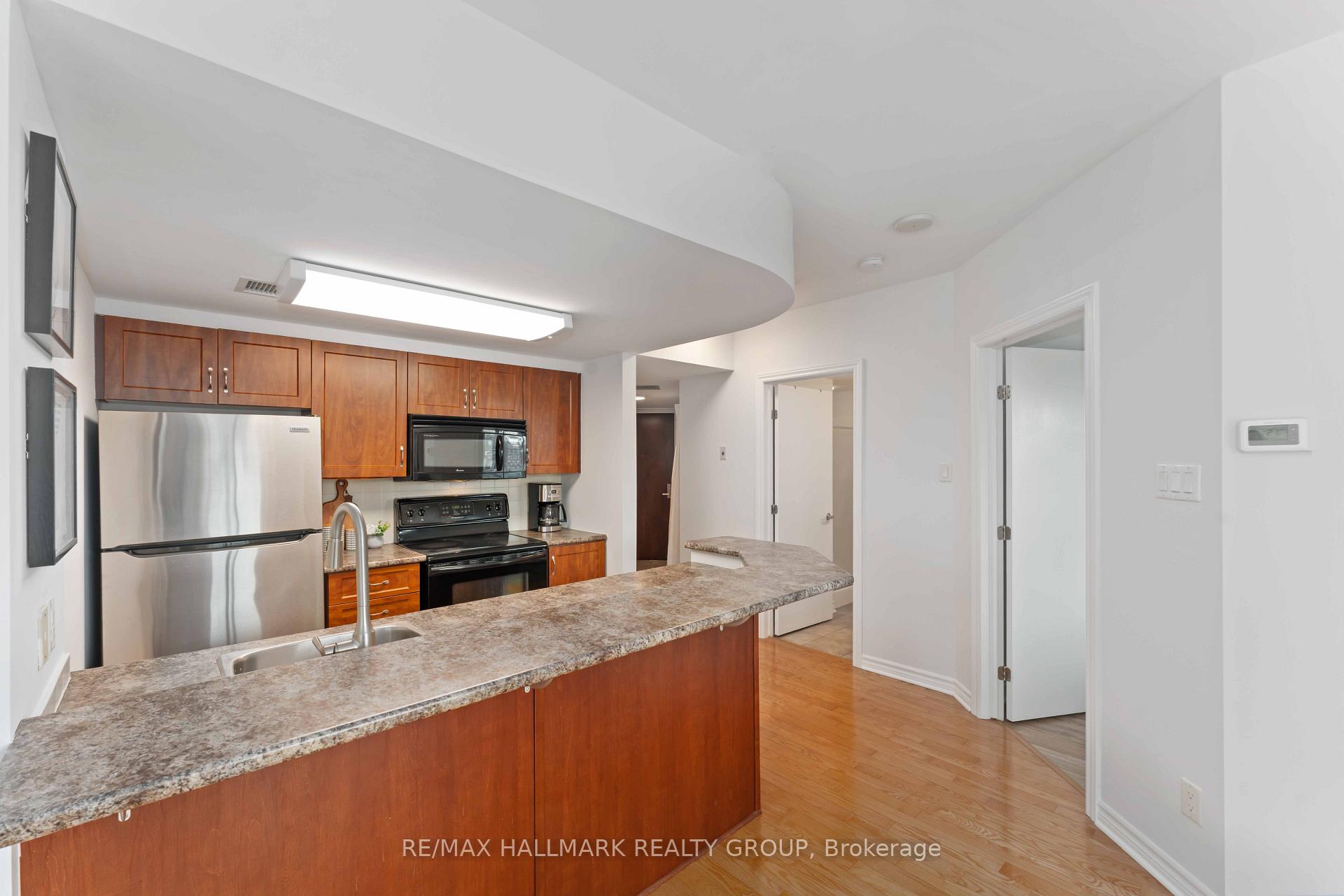 Photo 12 of Unit 608, 200 Rideau Street, Ottawa, Sandy Hill — HOMEH