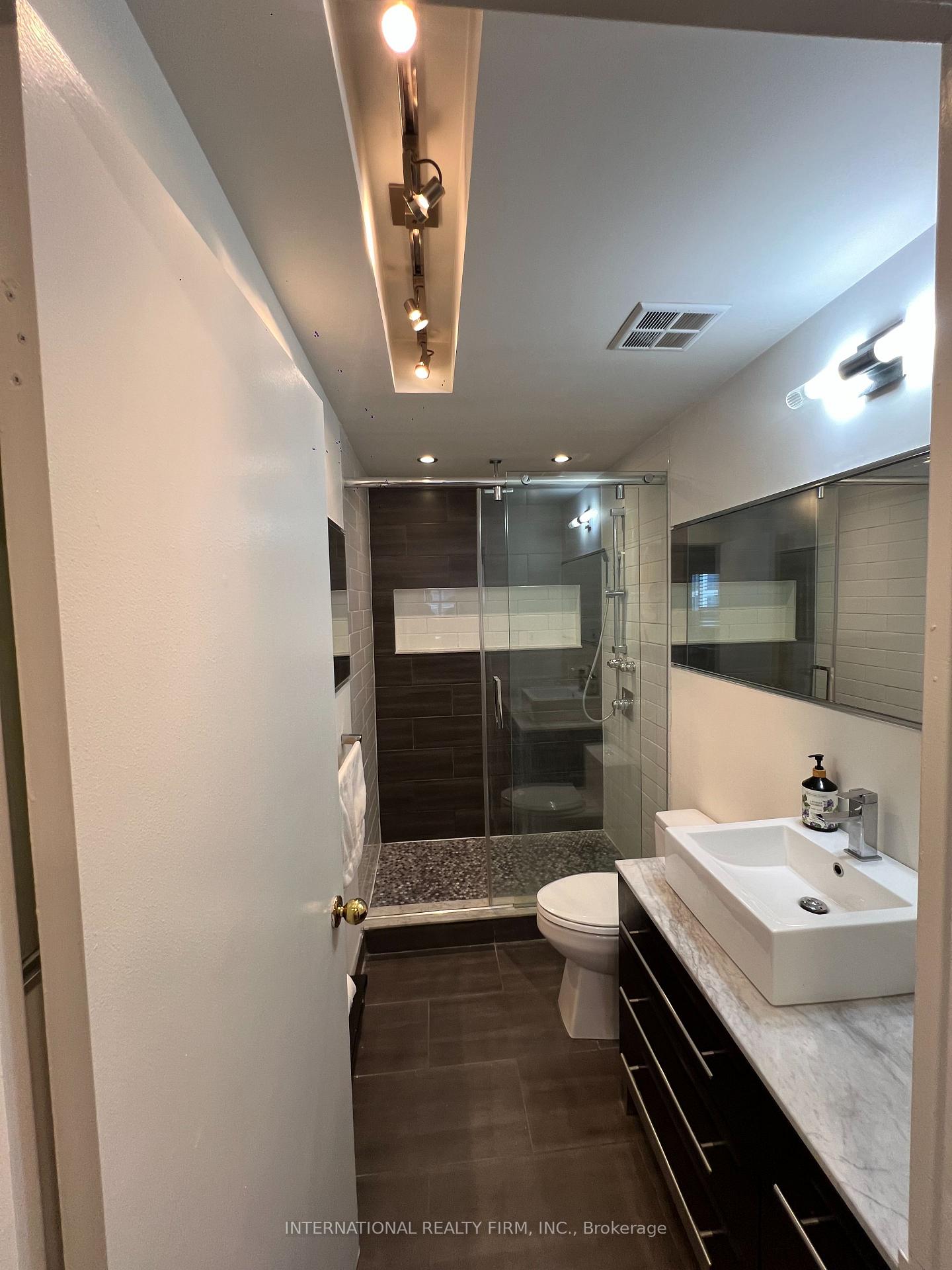 Photo 8 of Unit PH5, 65 Scadding Avenue, Toronto, Waterfront Communities — HOMEH