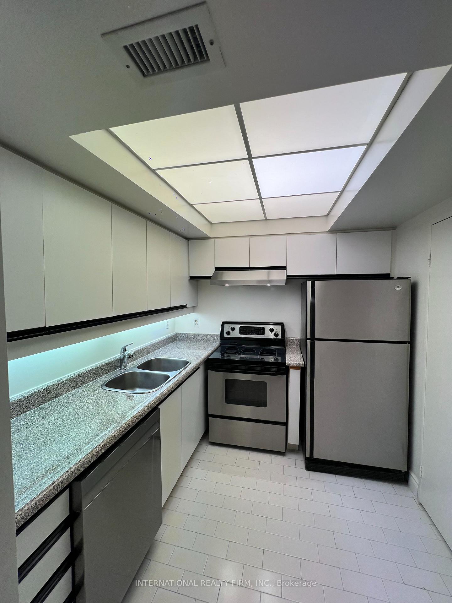 Photo 14 of Unit PH5, 65 Scadding Avenue, Toronto, Waterfront Communities — HOMEH