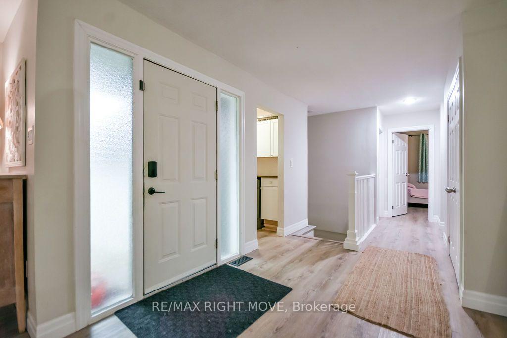 Photo 3 of 18 Creighton Street, Ramara, Atherley — HOMEH