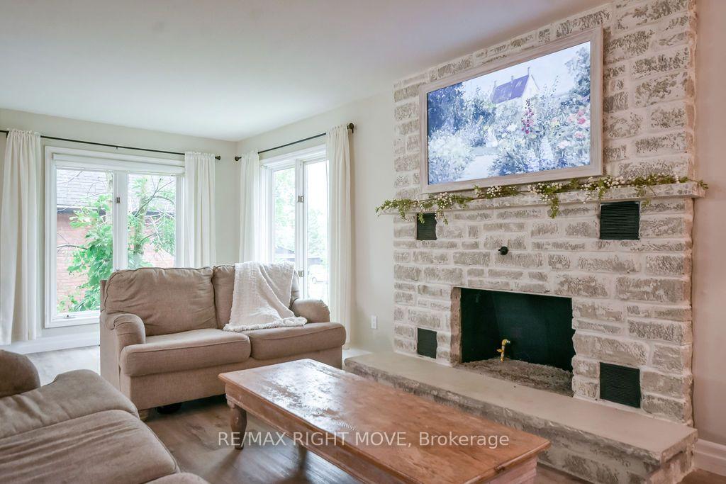 Photo 7 of 18 Creighton Street, Ramara, Atherley — HOMEH