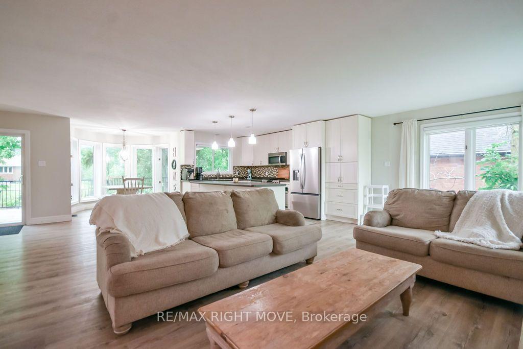 Photo 9 of 18 Creighton Street, Ramara, Atherley — HOMEH