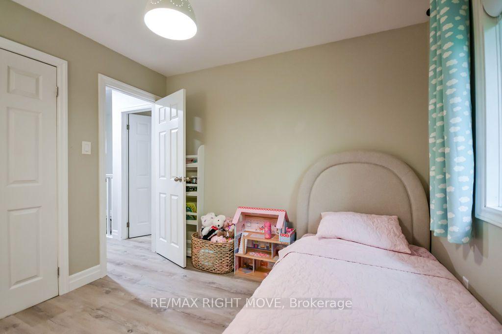 Photo 22 of 18 Creighton Street, Ramara, Atherley — HOMEH